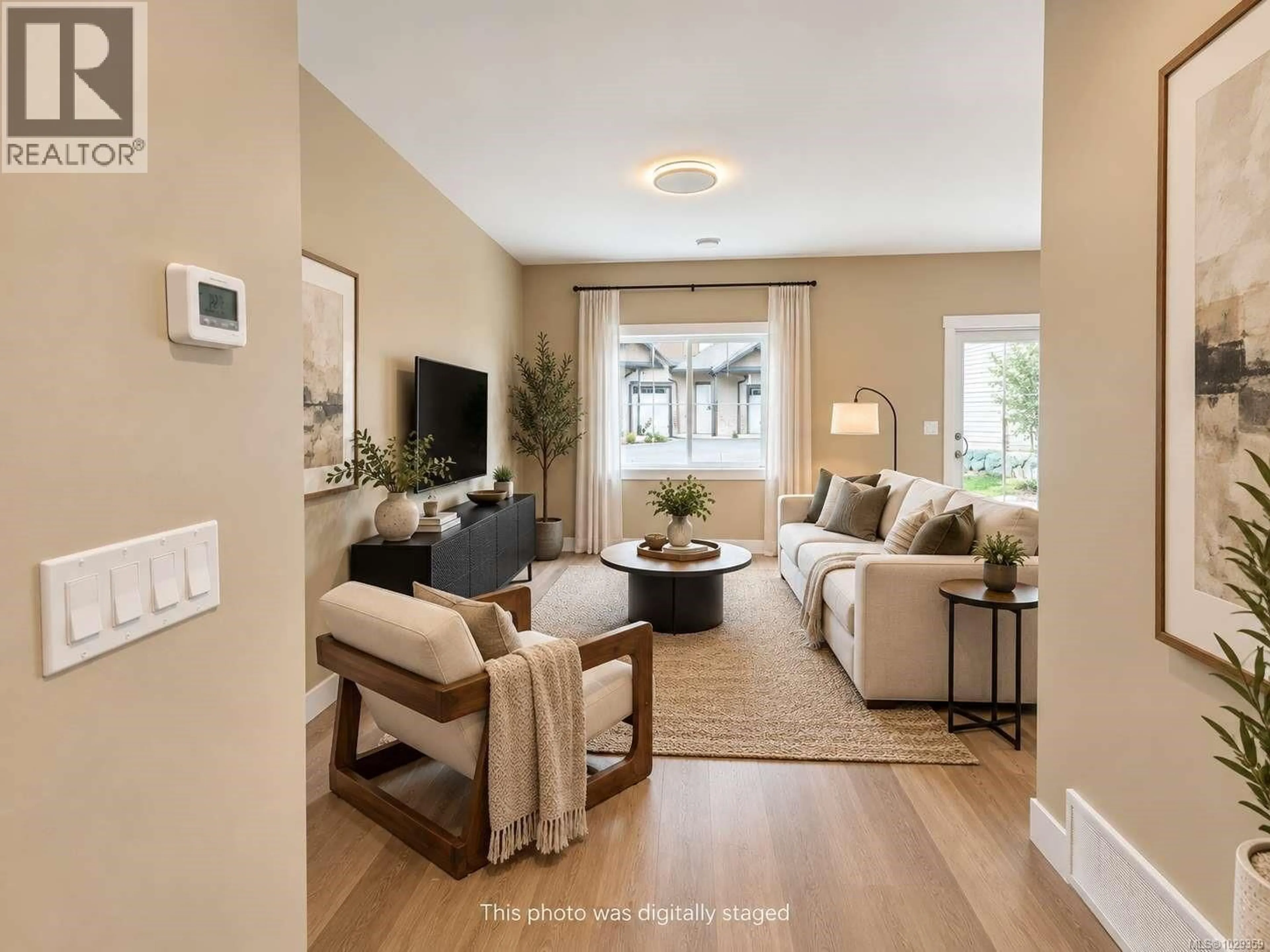 Living room with furniture, unknown for 101 - 5535 WOODLAND CRESCENT EAST, Port Alberni British Columbia V9Y8E6