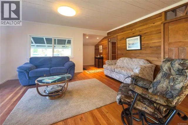 683 GREEN ROAD, Quadra Island 3