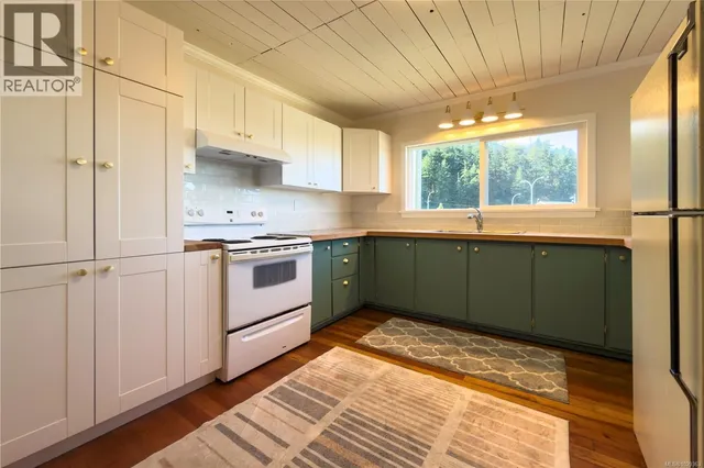 683 GREEN ROAD, Quadra Island 5