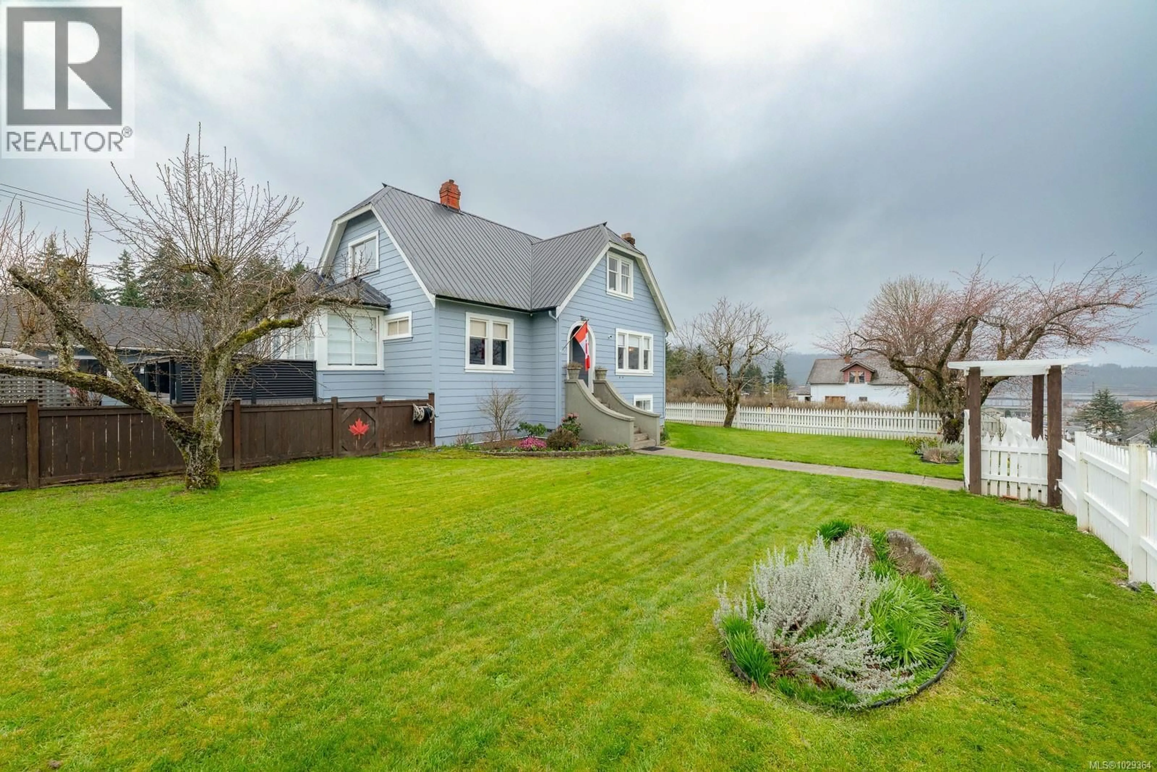 A pic from outside/outdoor area/front of a property/back of a property/a pic from drone, street for 4480 BURDE STREET, Port Alberni British Columbia V9Y3K6