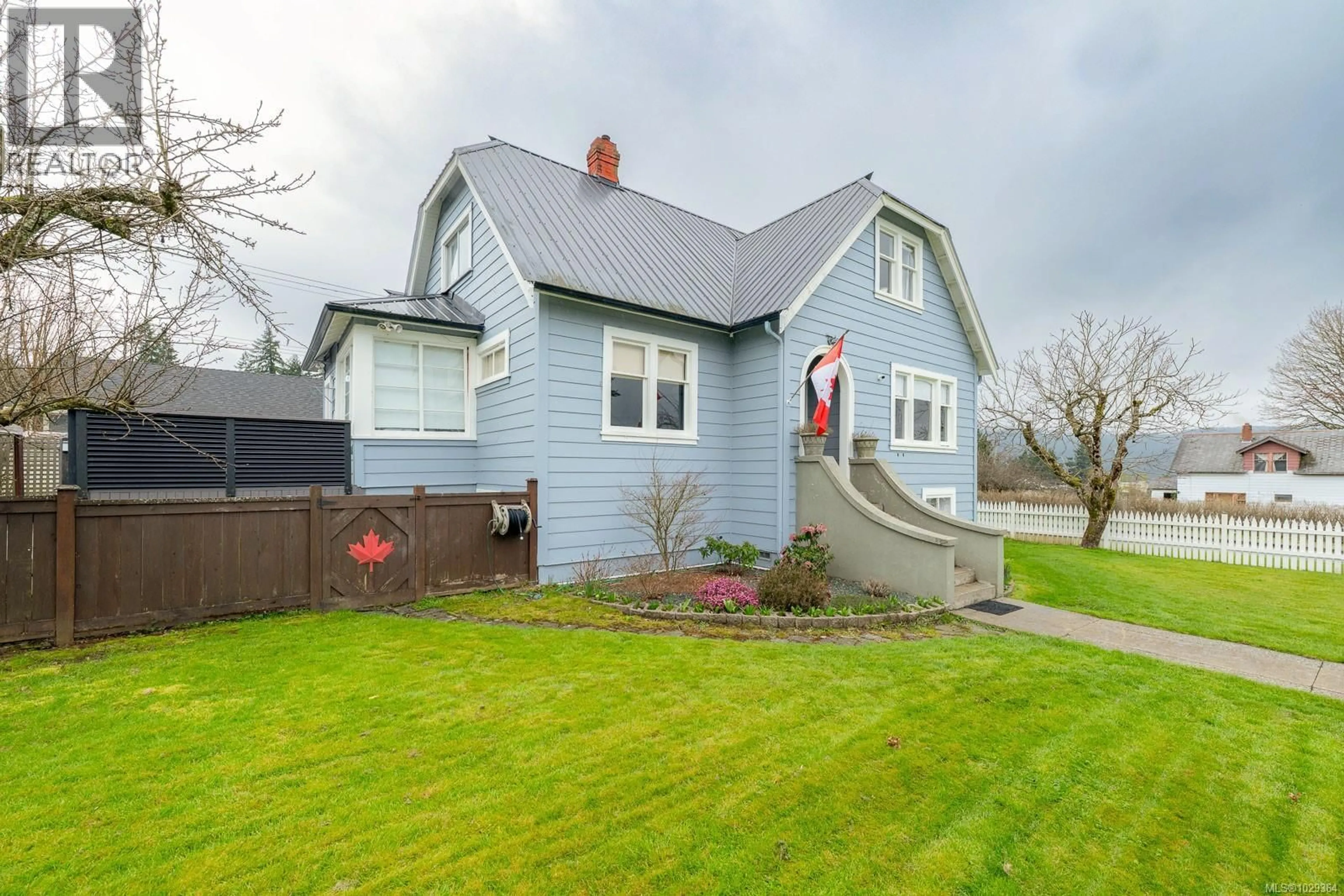 A pic from outside/outdoor area/front of a property/back of a property/a pic from drone, street for 4480 BURDE STREET, Port Alberni British Columbia V9Y3K6