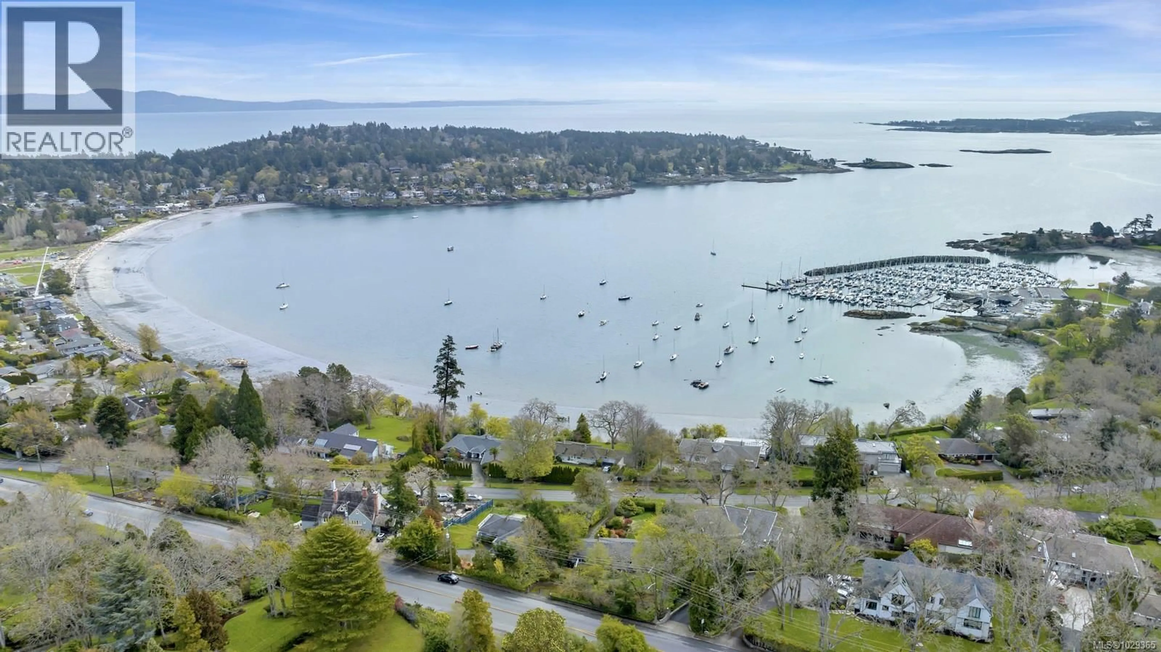 A pic from outside/outdoor area/front of a property/back of a property/a pic from drone, water/lake/river/ocean view for 3565 BEACH DRIVE, Oak Bay British Columbia V8R6M6