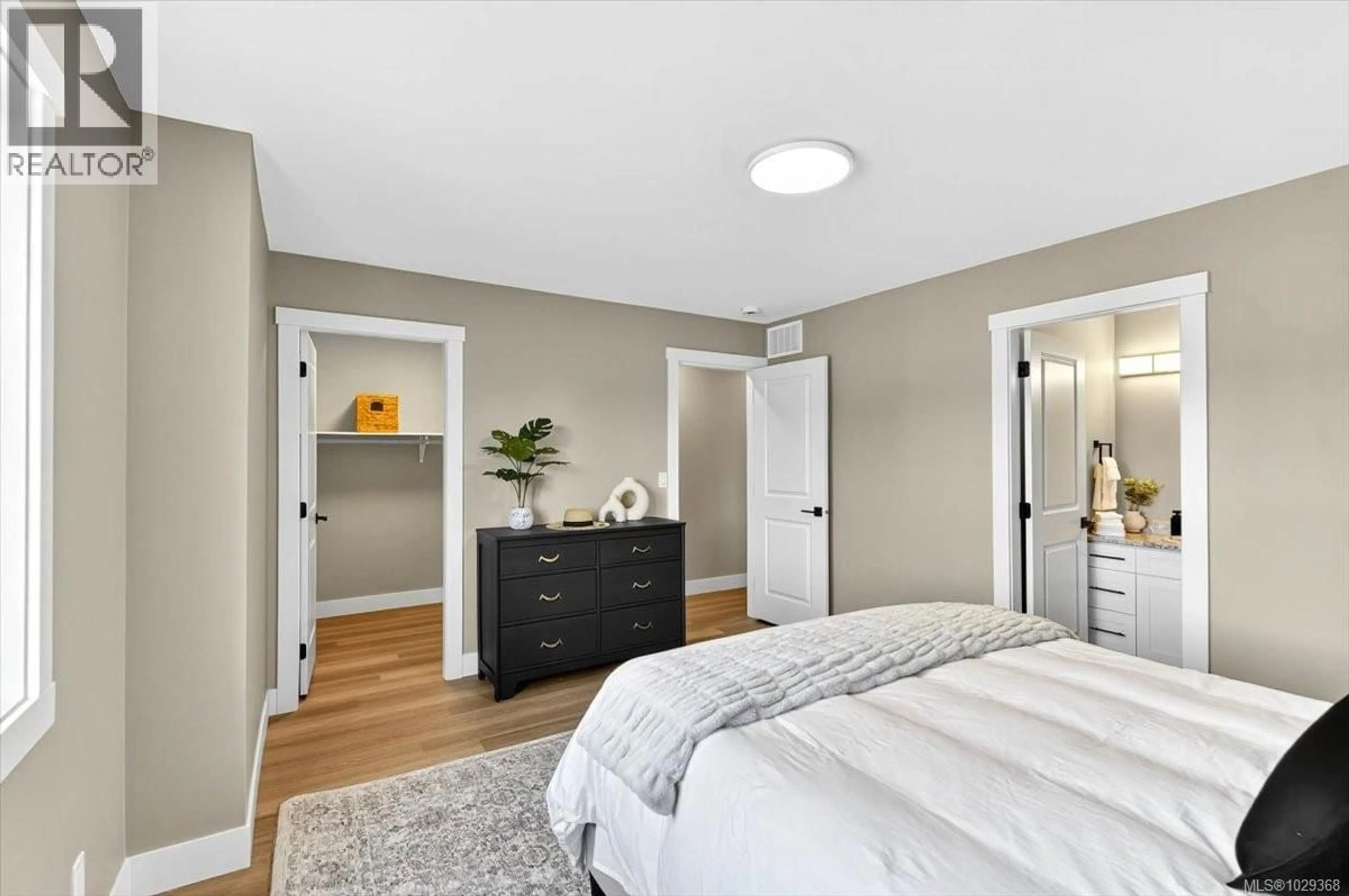 Bedroom with bed, unknown for 104 - 5535 WOODLAND CRESCENT EAST, Port Alberni British Columbia V9Y8E6