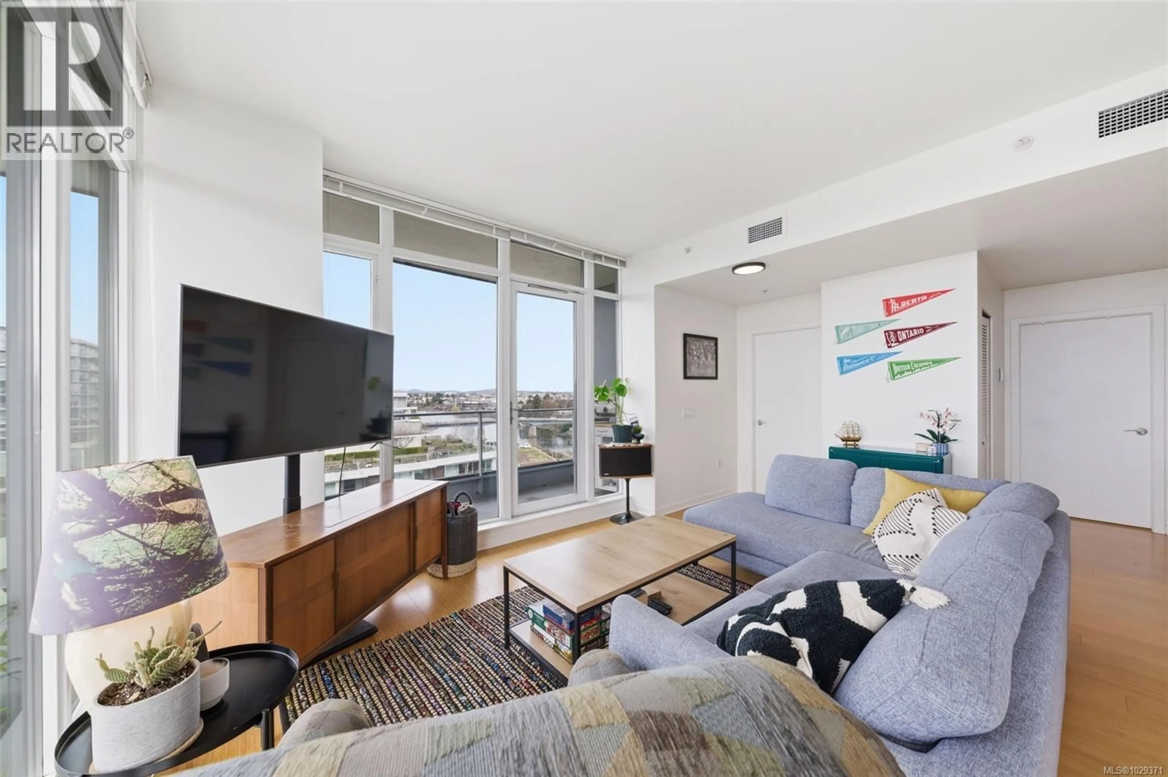 Living room with furniture, unknown for 803 - 379 TYEE ROAD, Victoria British Columbia V9A0B4