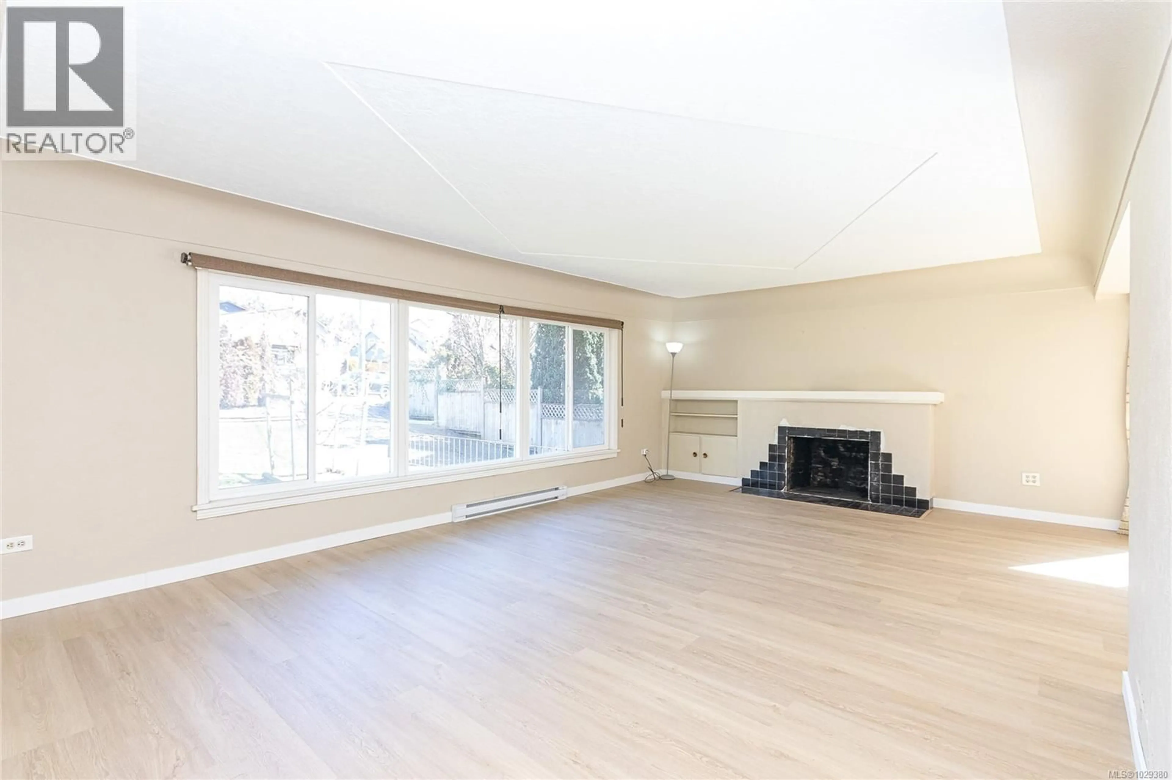 A pic of a room for 3510 RICHMOND ROAD, Saanich British Columbia V8P4P8