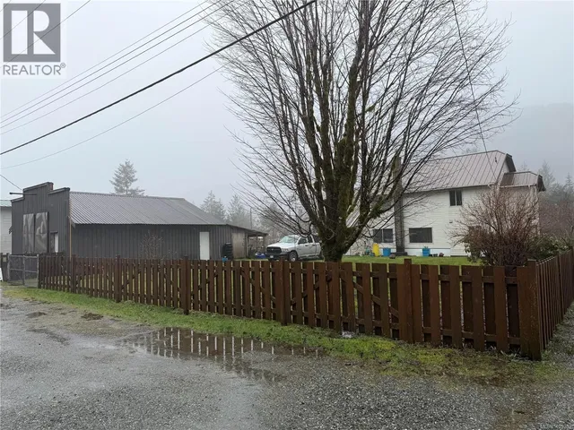 147 MAQUINNA AVENUE, Zeballos