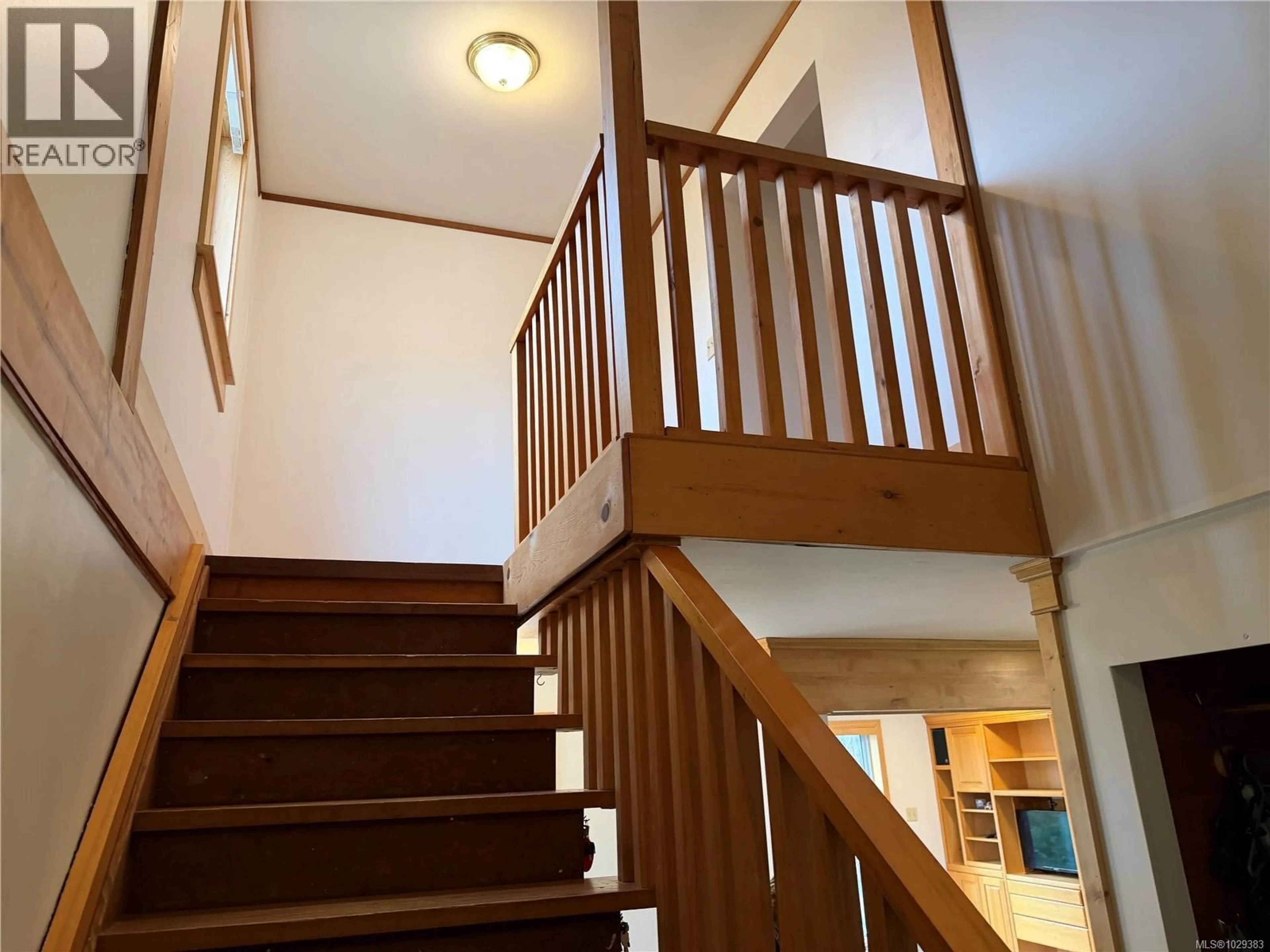 Stairs for 147 MAQUINNA AVENUE, Zeballos British Columbia V0P2A0