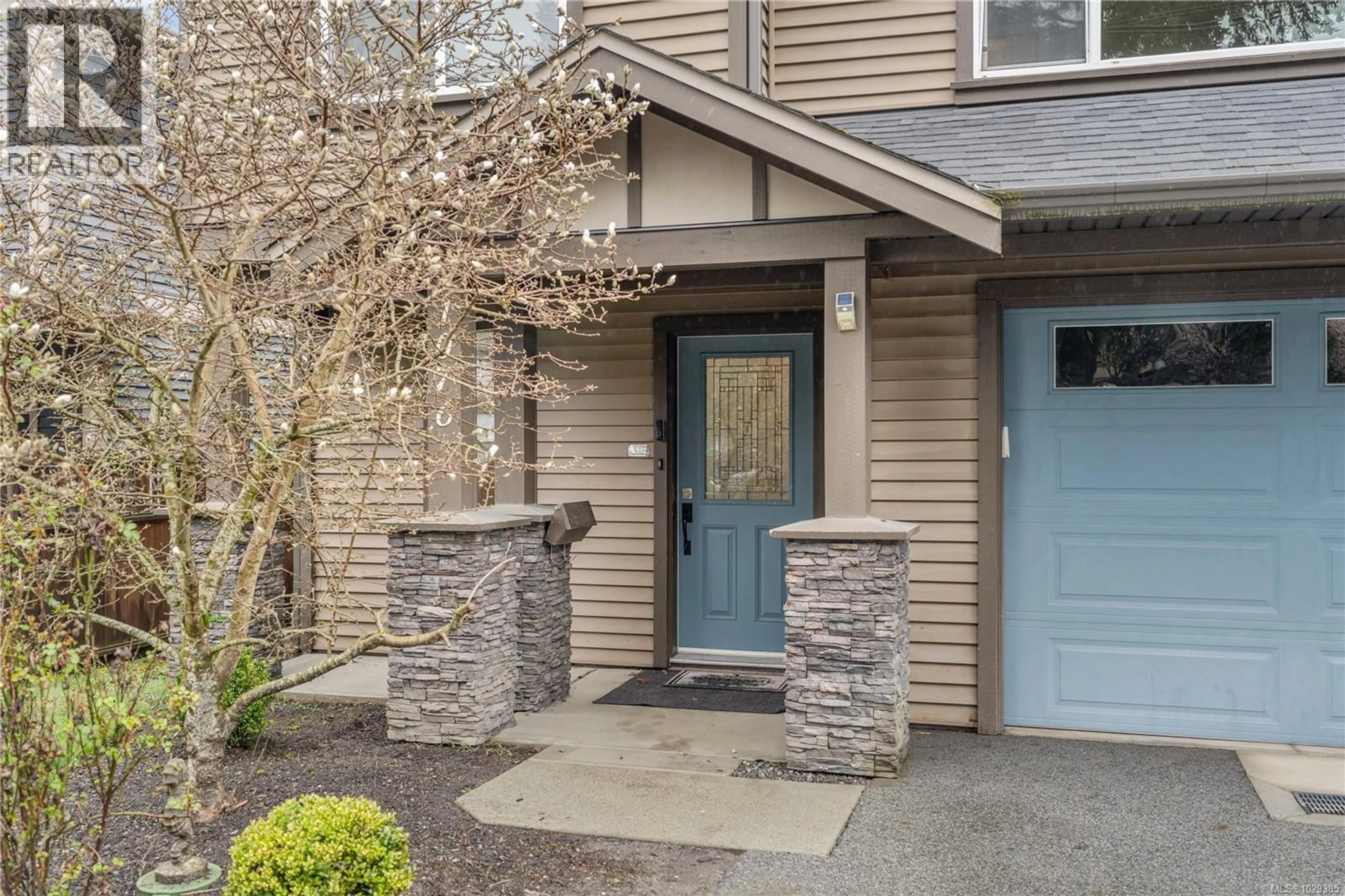 Indoor entryway for 1076 JENKINS AVENUE, Langford British Columbia V9B2N7