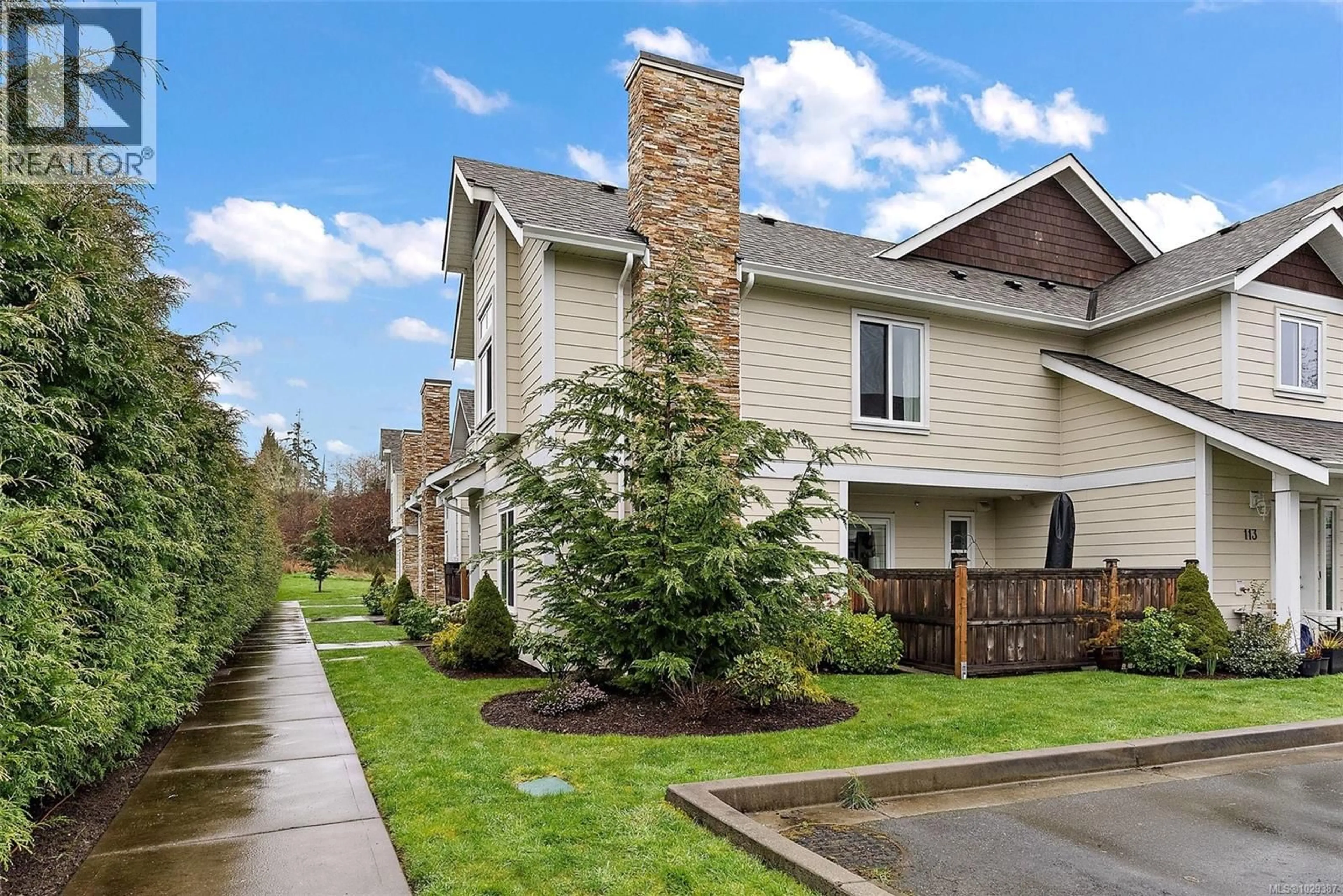 Home with vinyl exterior material, street for 114 - 2038 GATEWOOD ROAD, Sooke British Columbia V9Z1L7