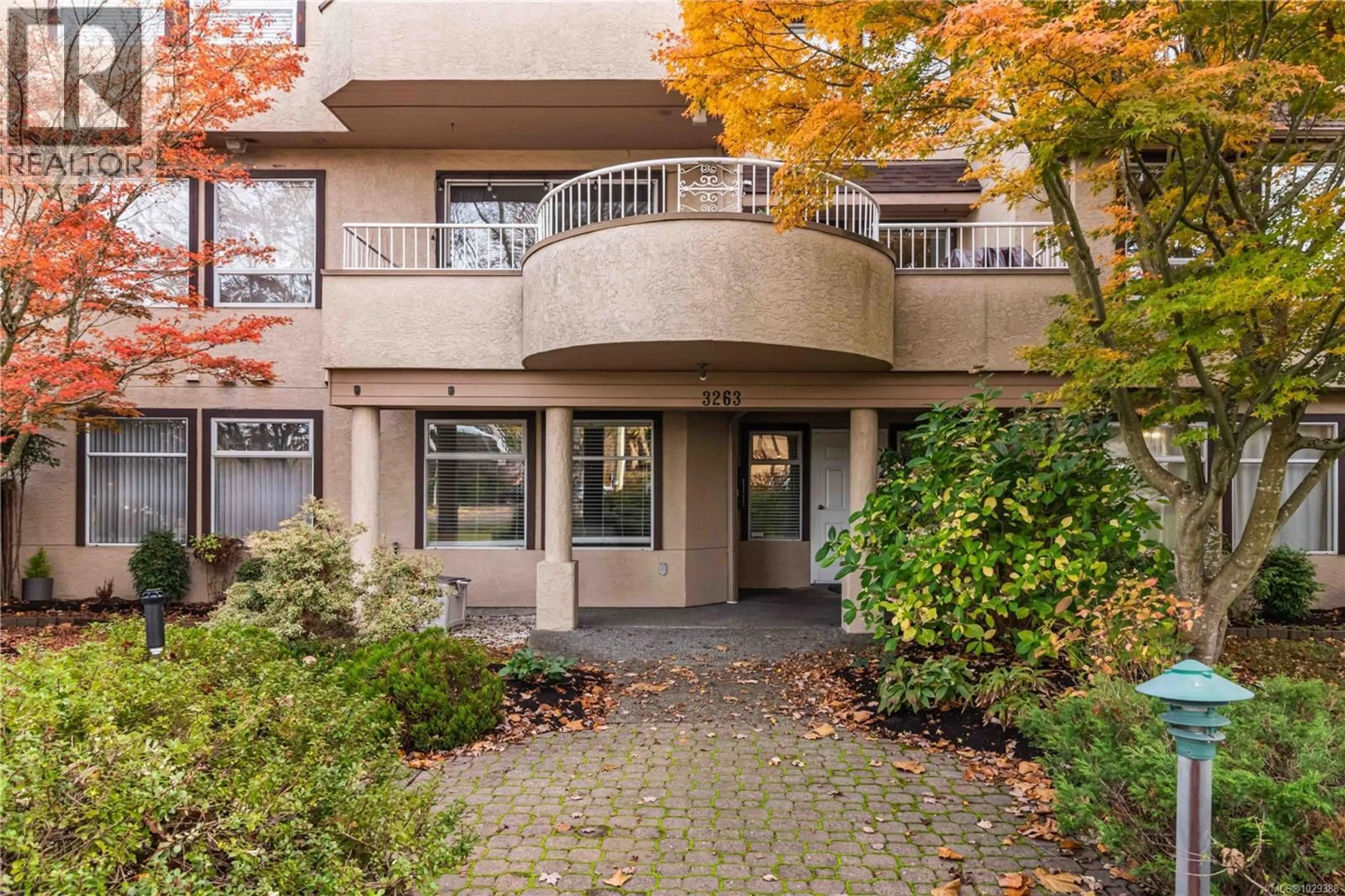 Unknown for 104 - 3263 ALDER STREET, Victoria British Columbia V8X1P3