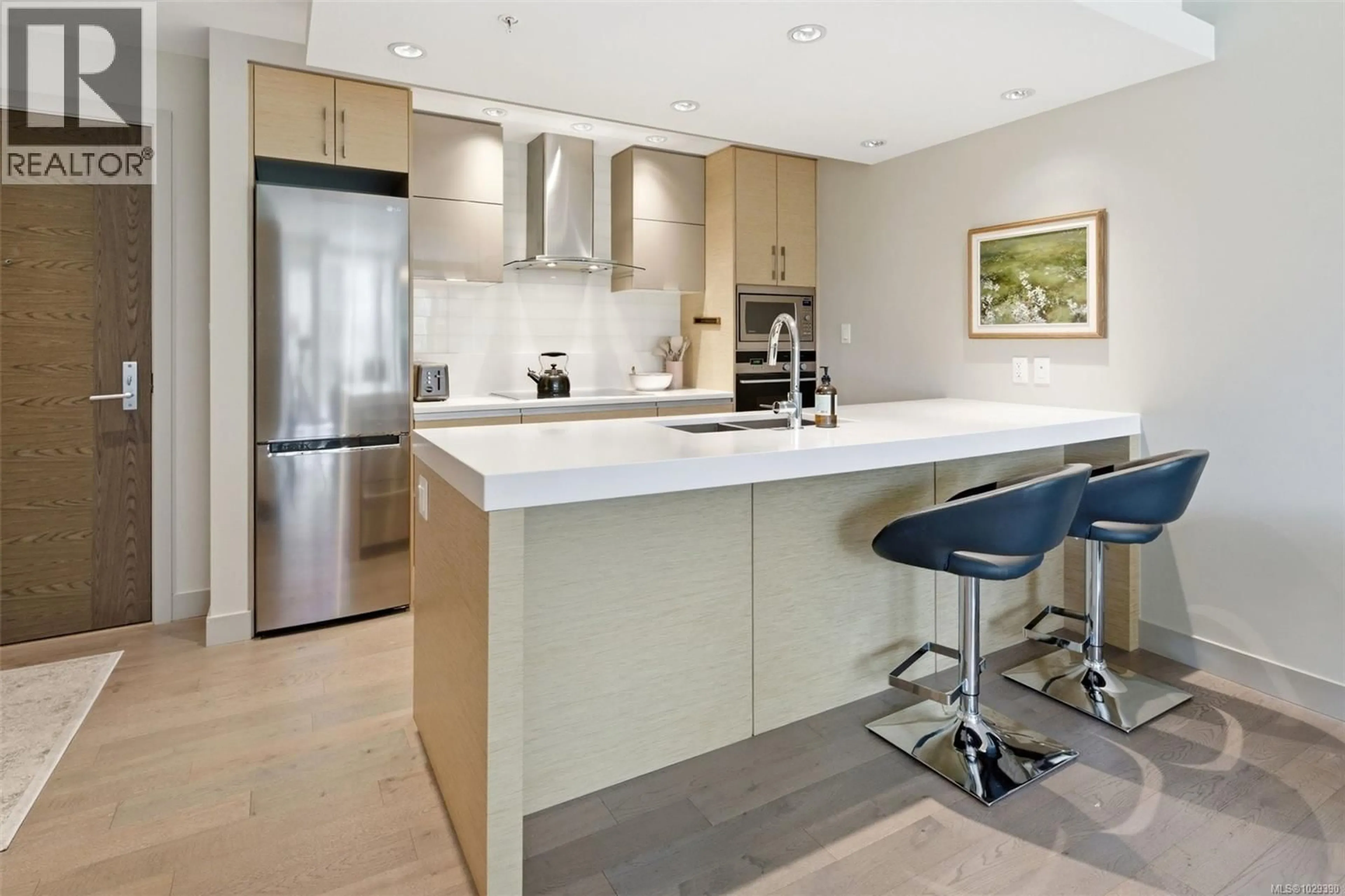 Contemporary kitchen, ceramic/tile floor for 307 - 200 DOUGLAS STREET, Victoria British Columbia V8V2P2