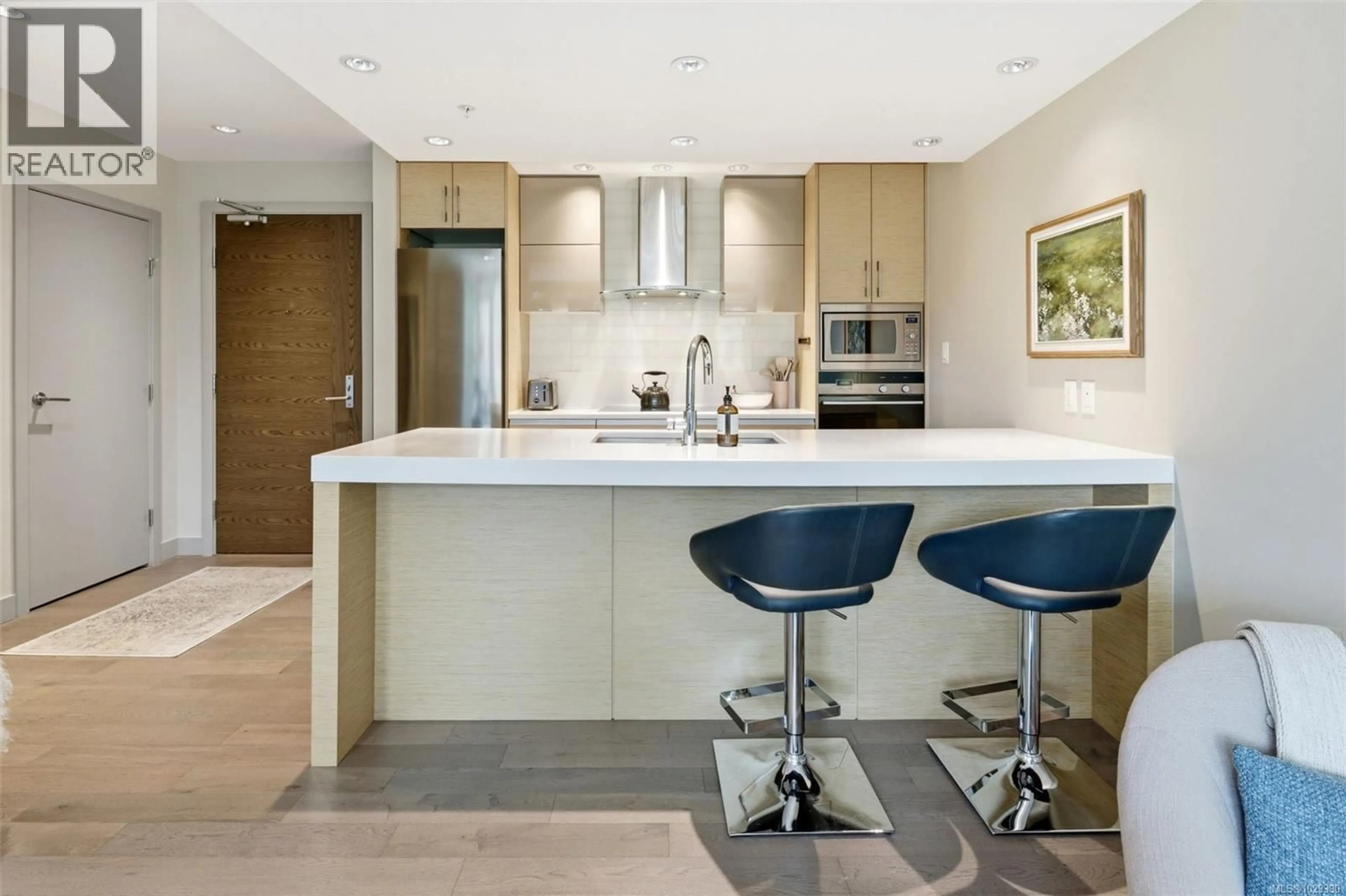 Contemporary kitchen, ceramic/tile floor for 307 - 200 DOUGLAS STREET, Victoria British Columbia V8V2P2
