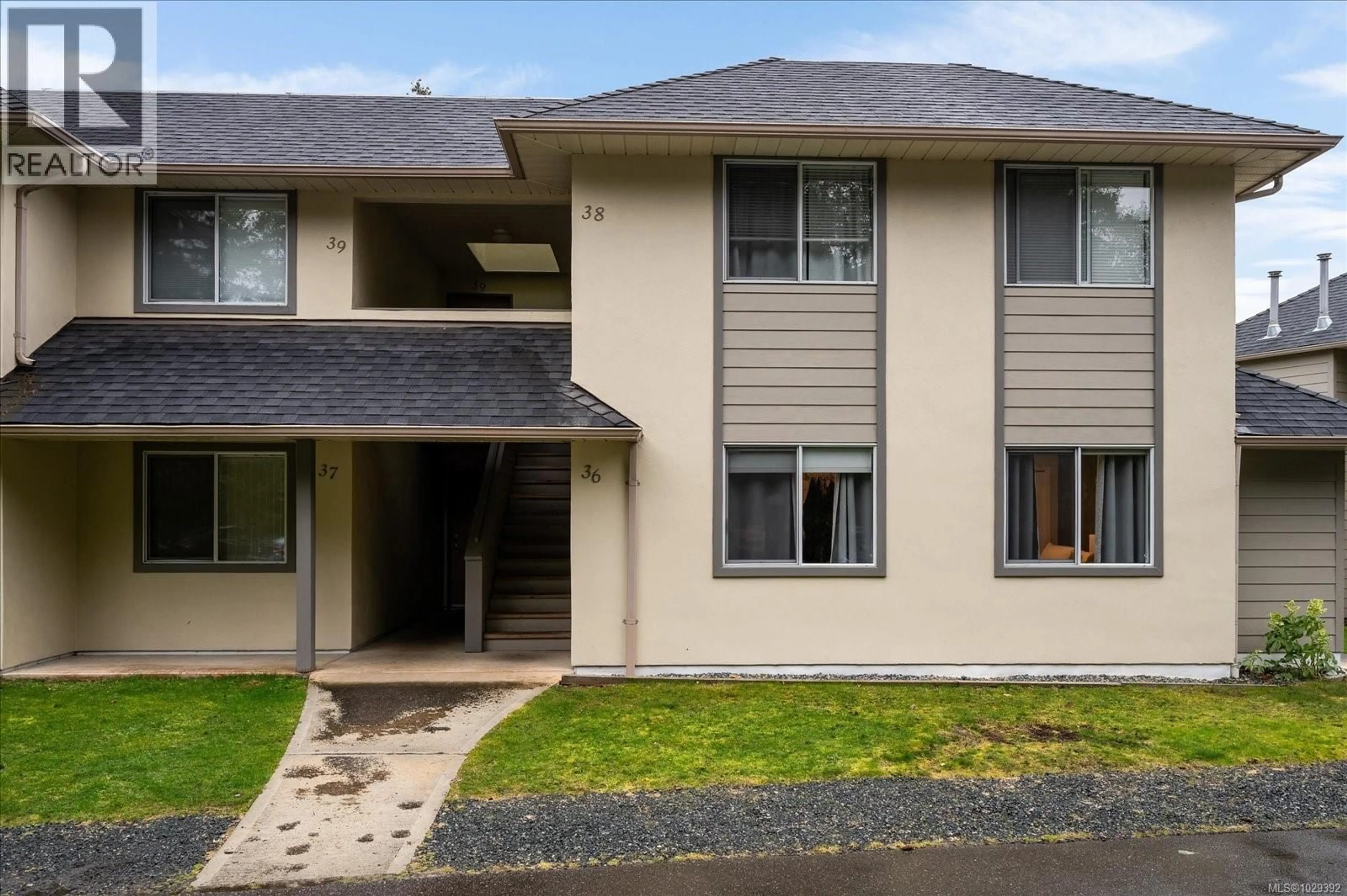 Home with vinyl exterior material, street for 36 - 1165 RESORT DRIVE, Parksville British Columbia V9P2E2