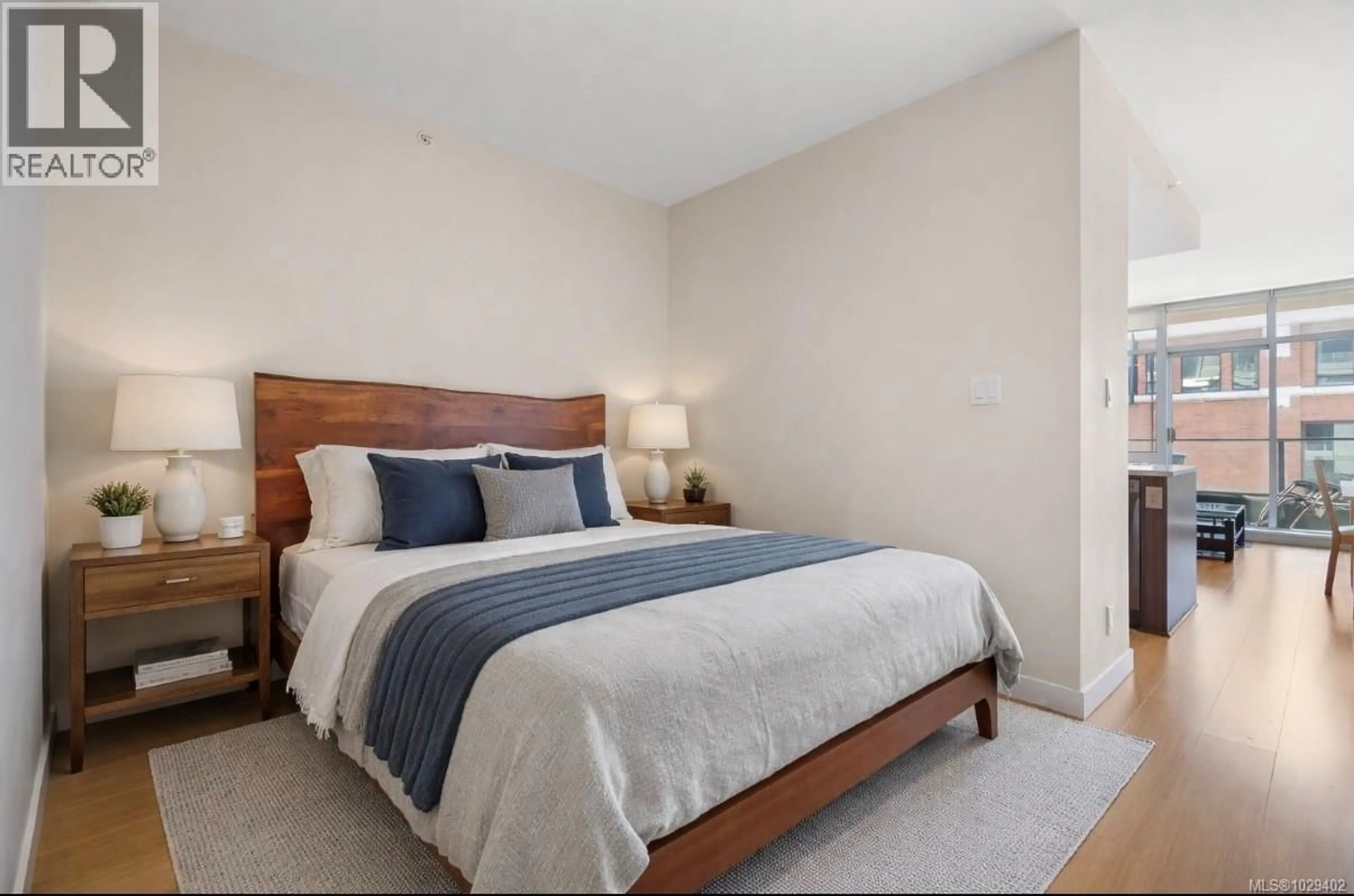 Bedroom with bed, unknown for 610 - 728 YATES STREET, Victoria British Columbia V8W0C8