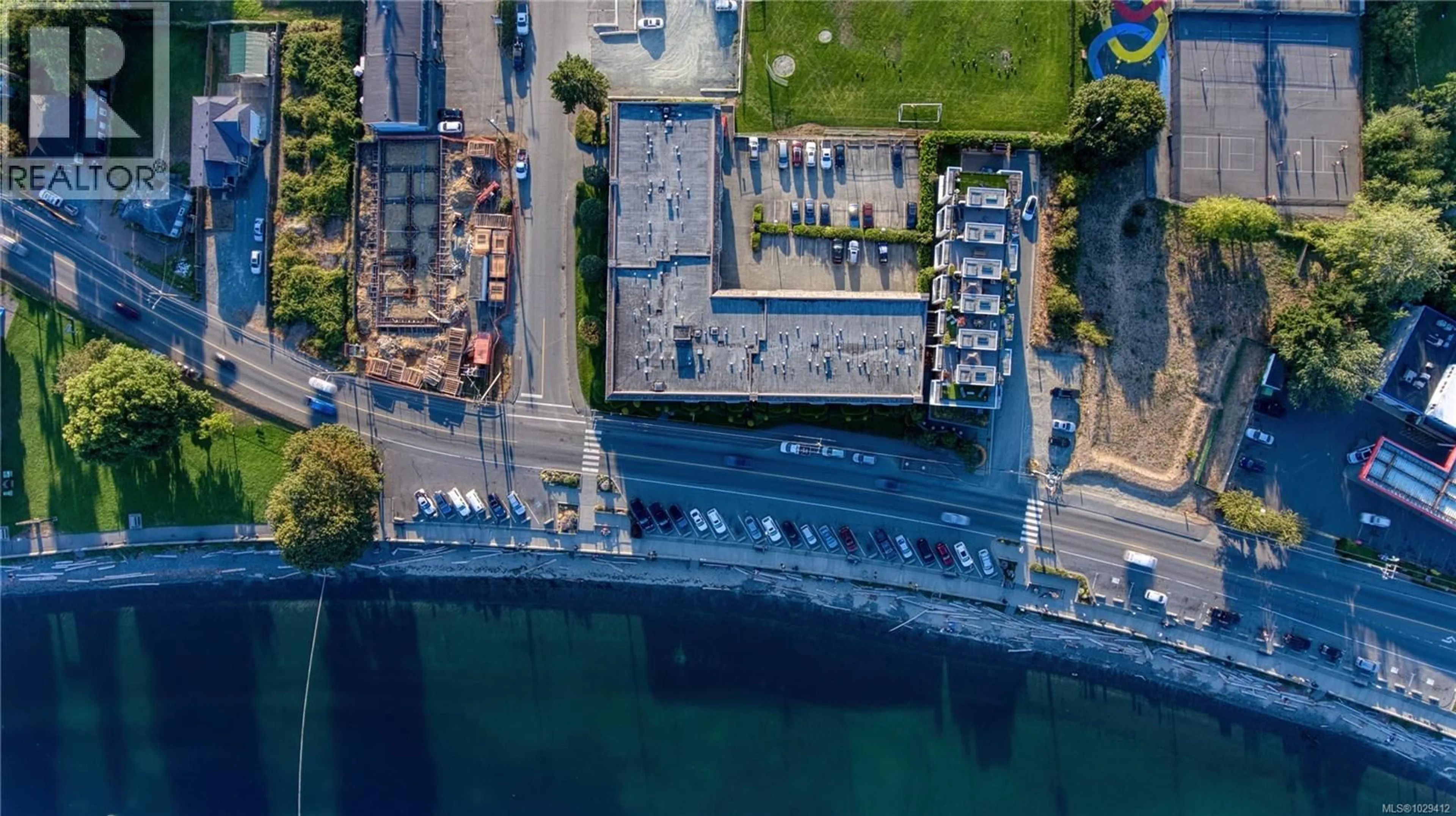 A pic from outside/outdoor area/front of a property/back of a property/a pic from drone, unknown for 308 - 2815 DEPARTURE BAY ROAD, Nanaimo British Columbia V9S5P4