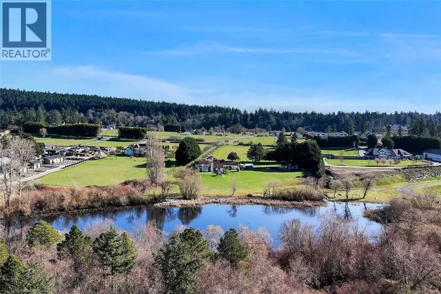 4220 BLENKINSOP ROAD, Saanich 5
