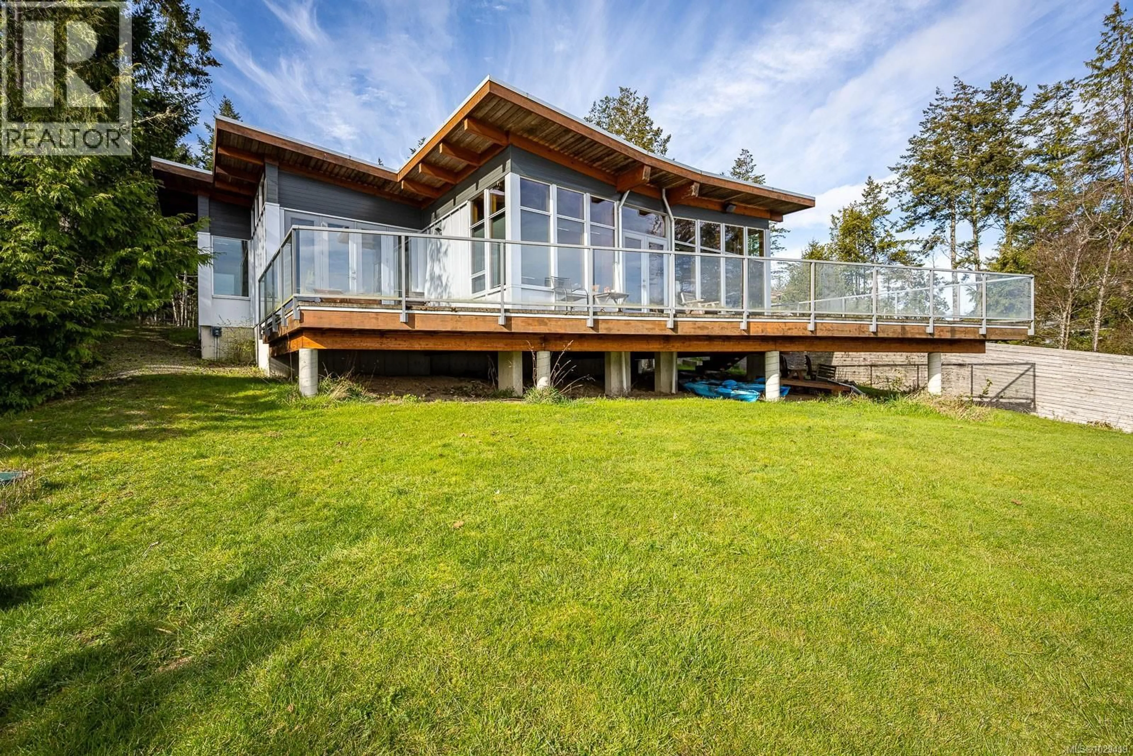 A pic from outside/outdoor area/front of a property/back of a property/a pic from drone, unknown for 3870 EAST ROAD, Denman Island British Columbia V0R1T0