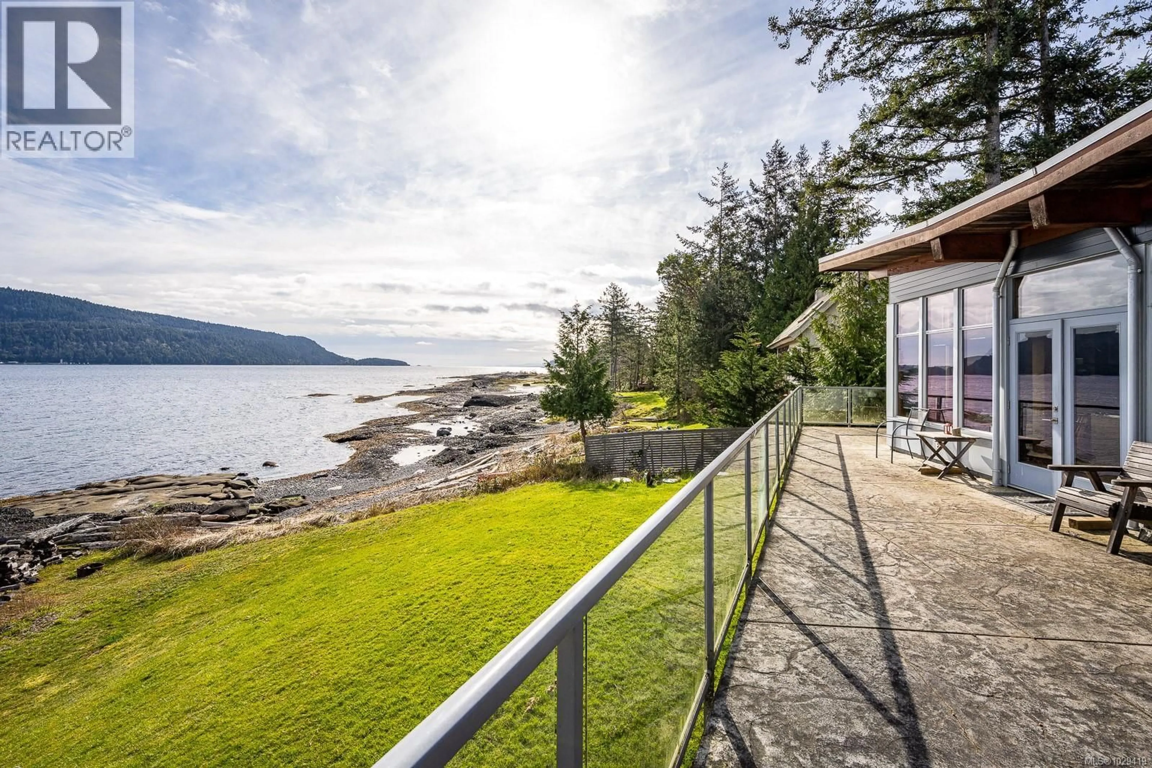 Patio, water/lake/river/ocean view for 3870 EAST ROAD, Denman Island British Columbia V0R1T0