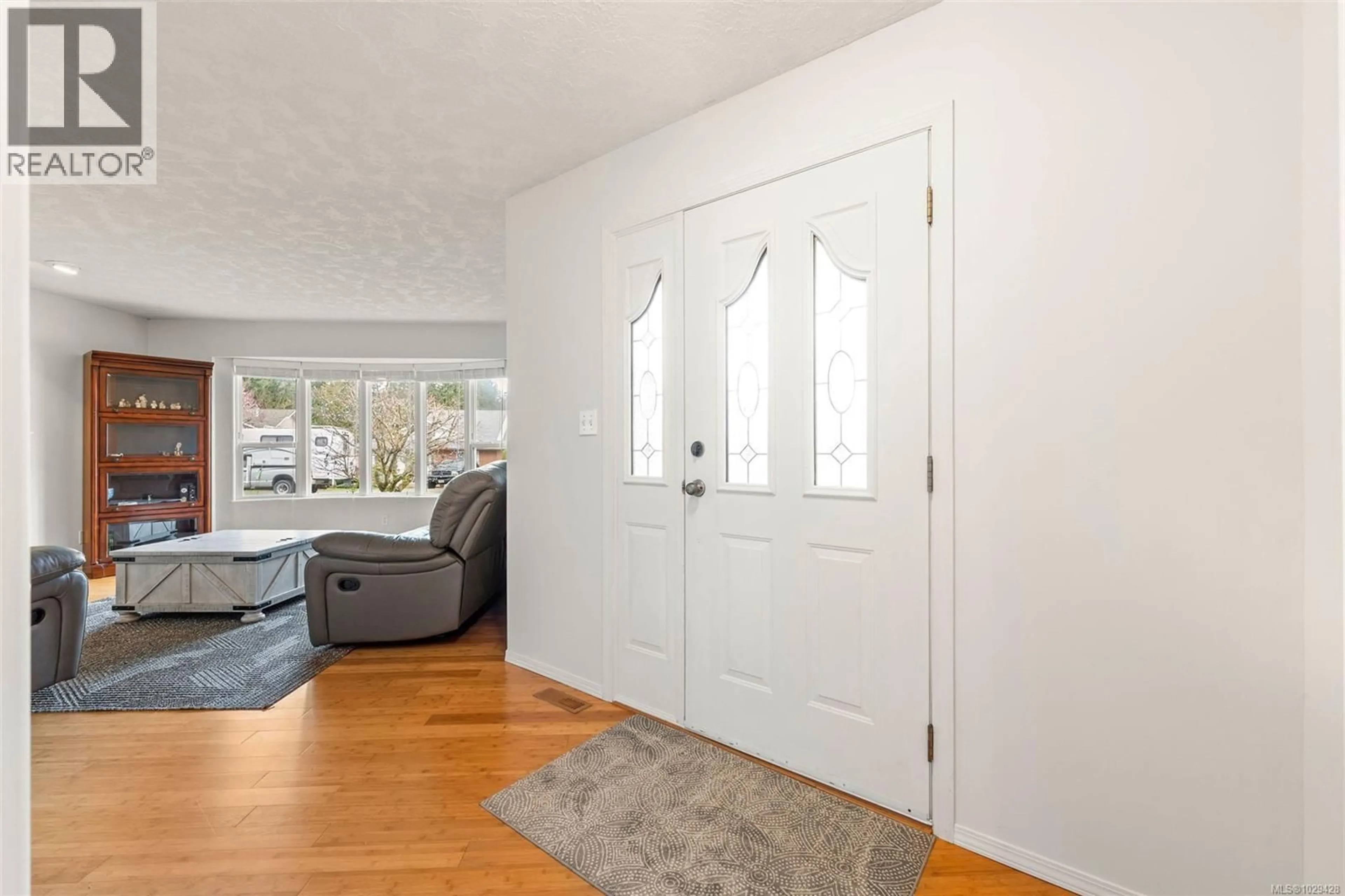 Indoor entryway for 1149 WALKEM ROAD, Ladysmith British Columbia V9G1P7