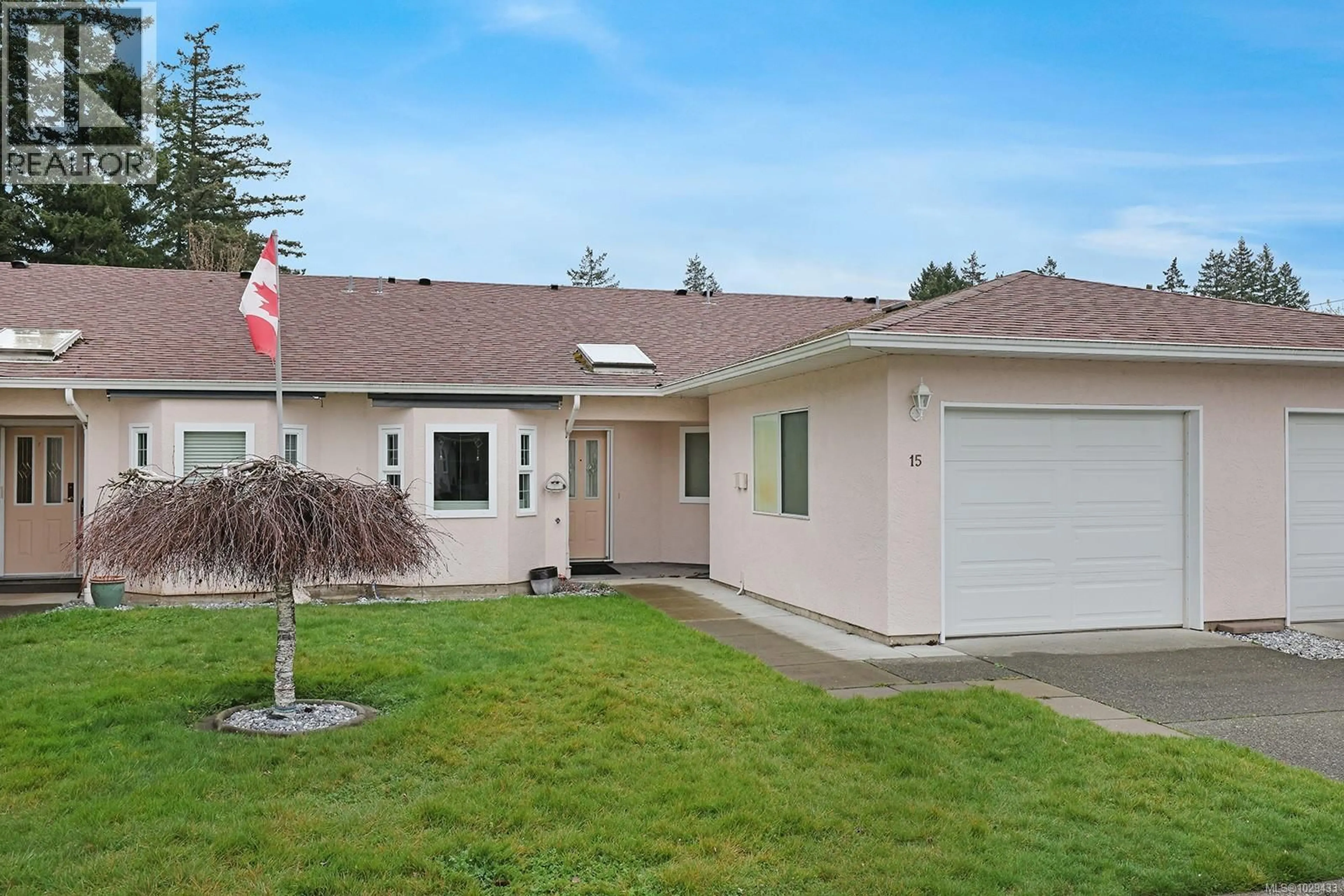 Home with vinyl exterior material, street for 15 - 2030 ROBB AVENUE, Comox British Columbia V9M1M1