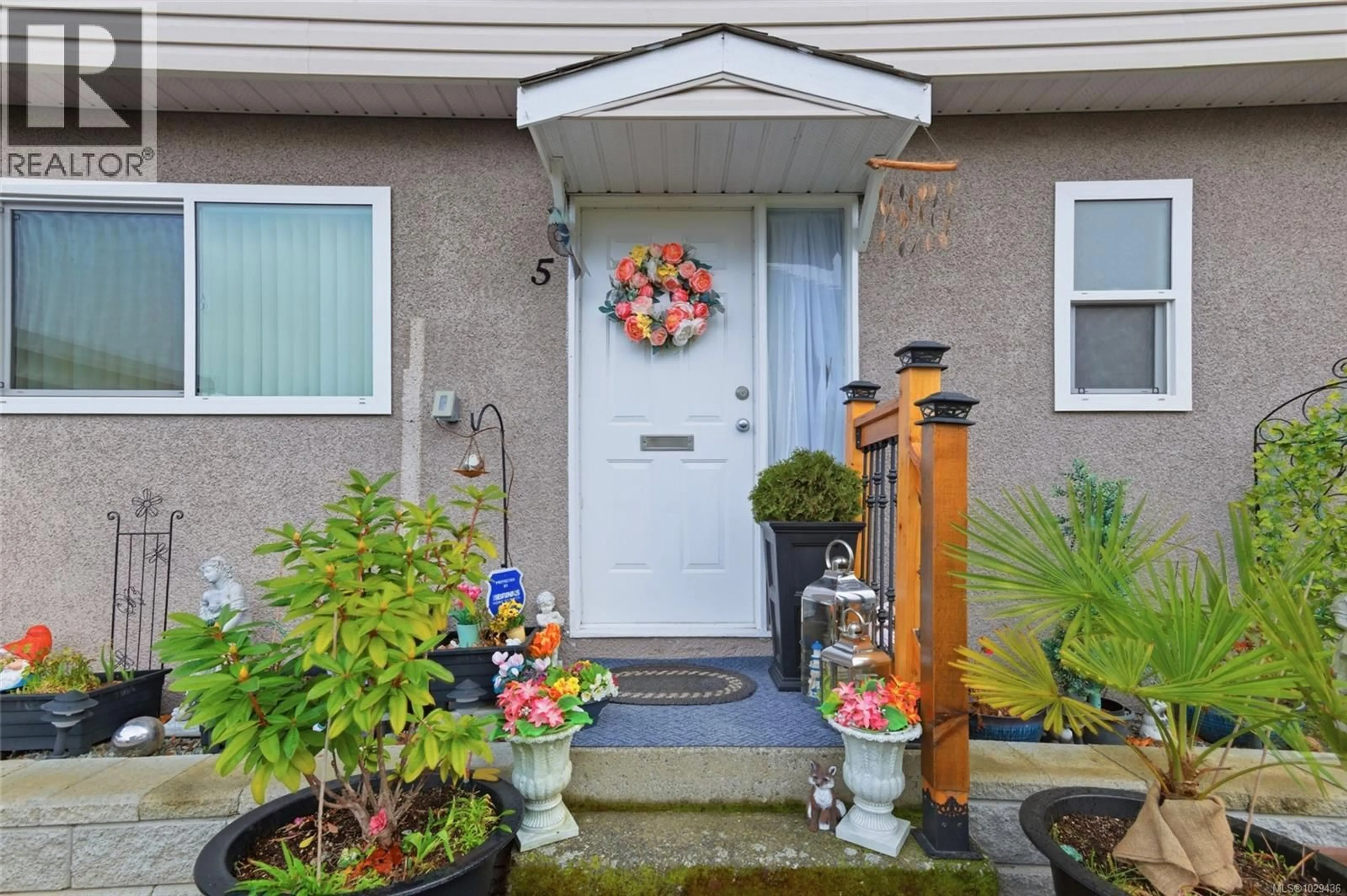 Indoor entryway for 5 - 4110 KENDALL AVENUE, Port Alberni British Columbia V9Y5J1