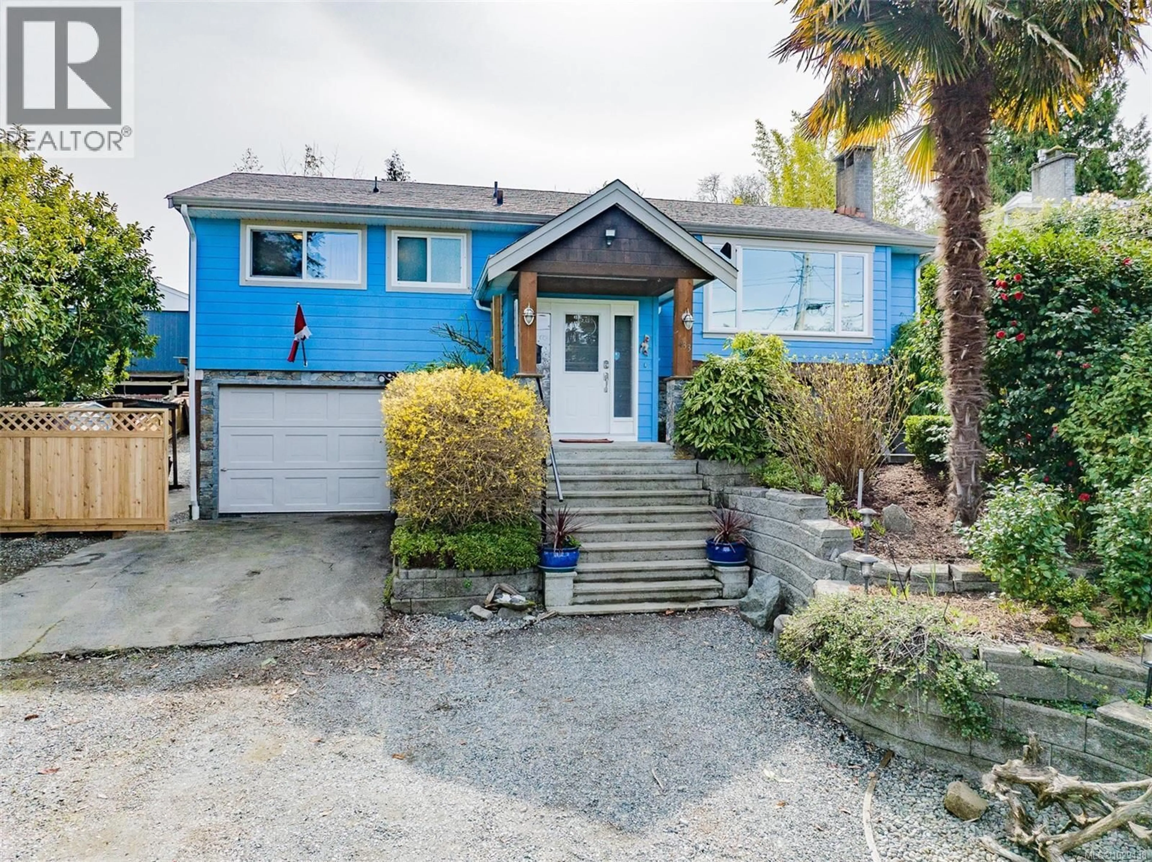 A pic from outside/outdoor area/front of a property/back of a property/a pic from drone, street for 433 POPLAR STREET, Nanaimo British Columbia V9S2H1