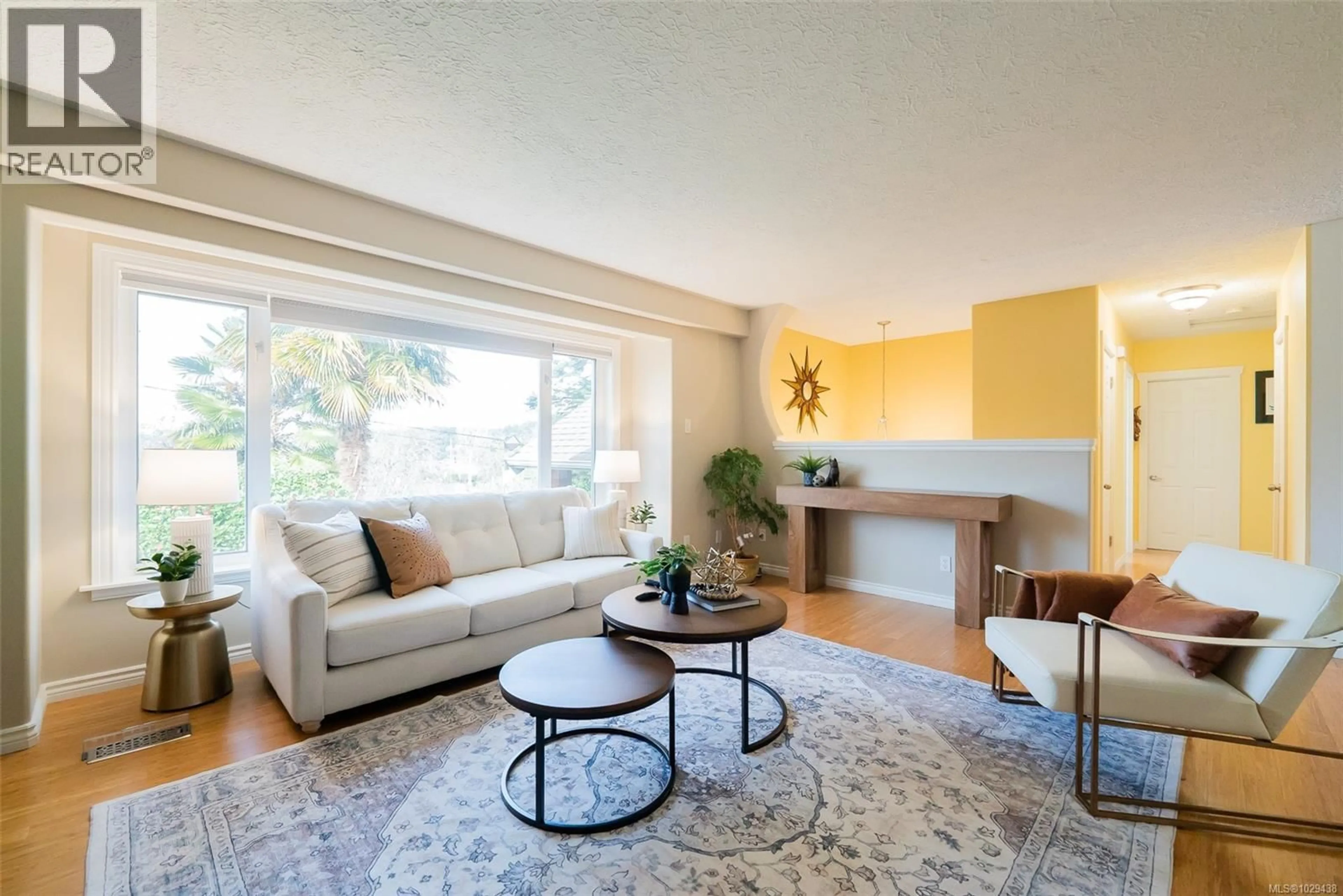 Living room with furniture, unknown for 433 POPLAR STREET, Nanaimo British Columbia V9S2H1