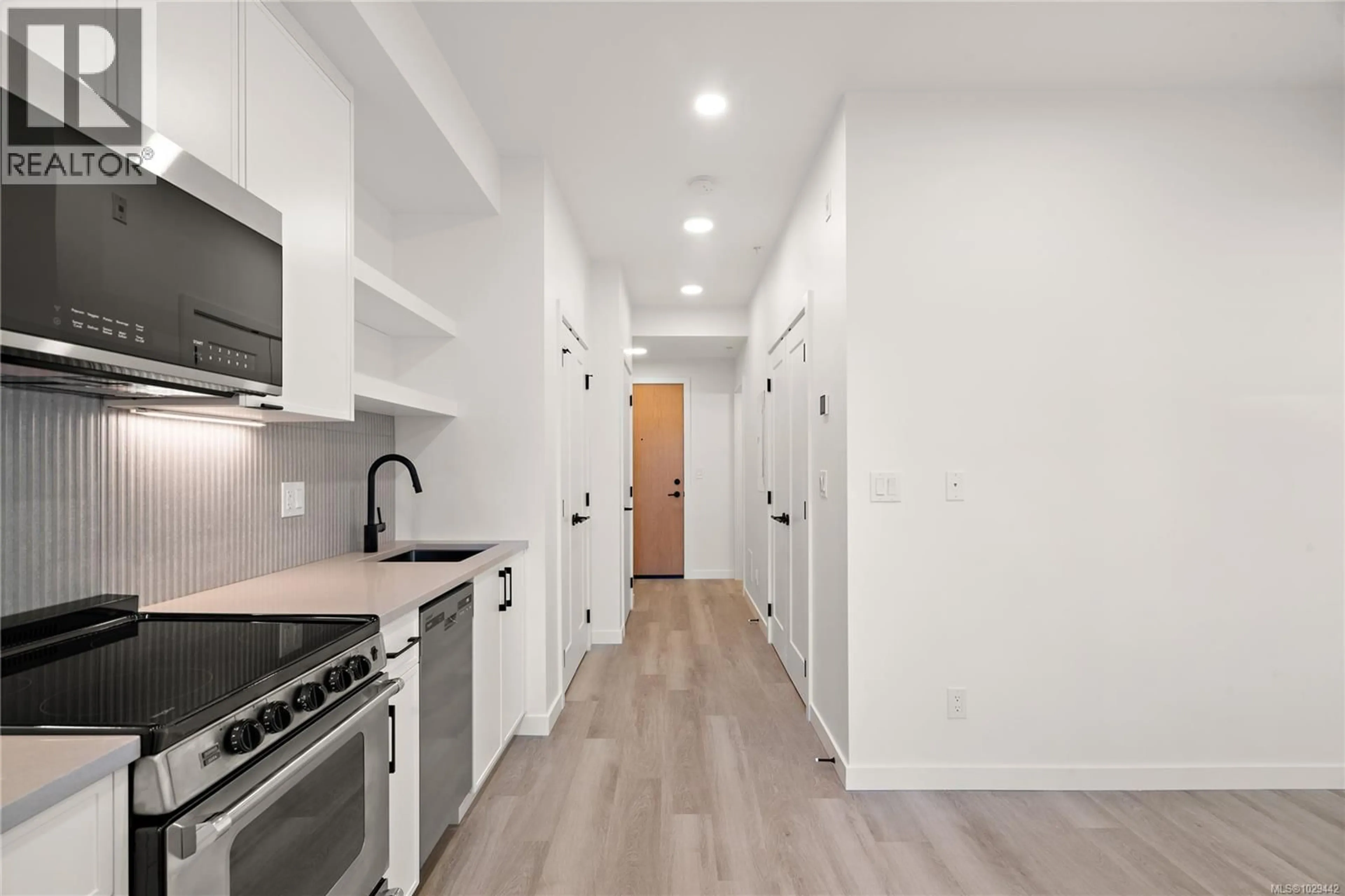 Unknown for 205 - 1102 ESQUIMALT ROAD, Esquimalt British Columbia V9A0L3