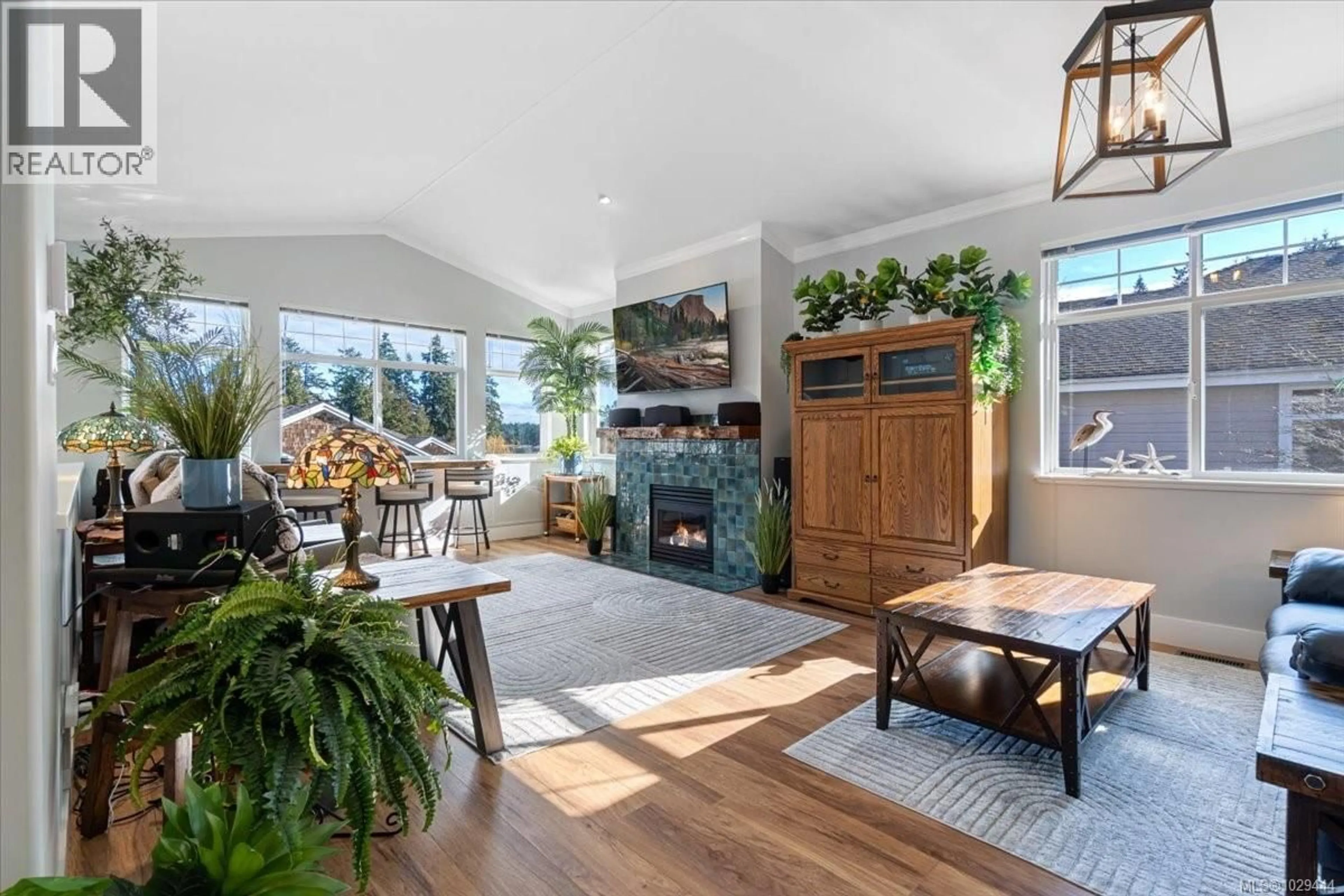 Living room with furniture, unknown for 1254 SATURNA DRIVE, Parksville British Columbia V9P2X5