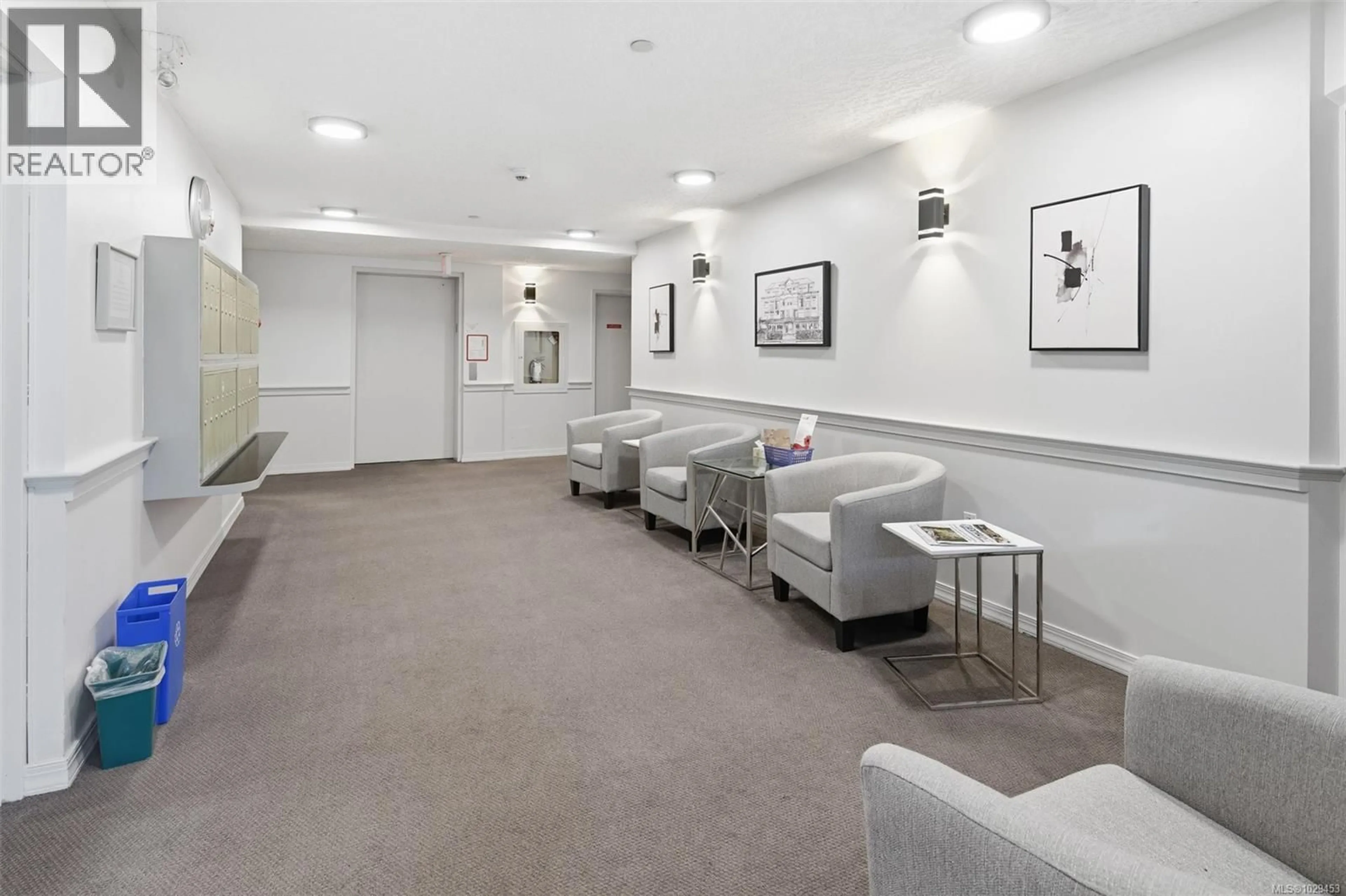Lobby for 308 - 1070 SOUTHGATE STREET, Victoria British Columbia V8V2Z2