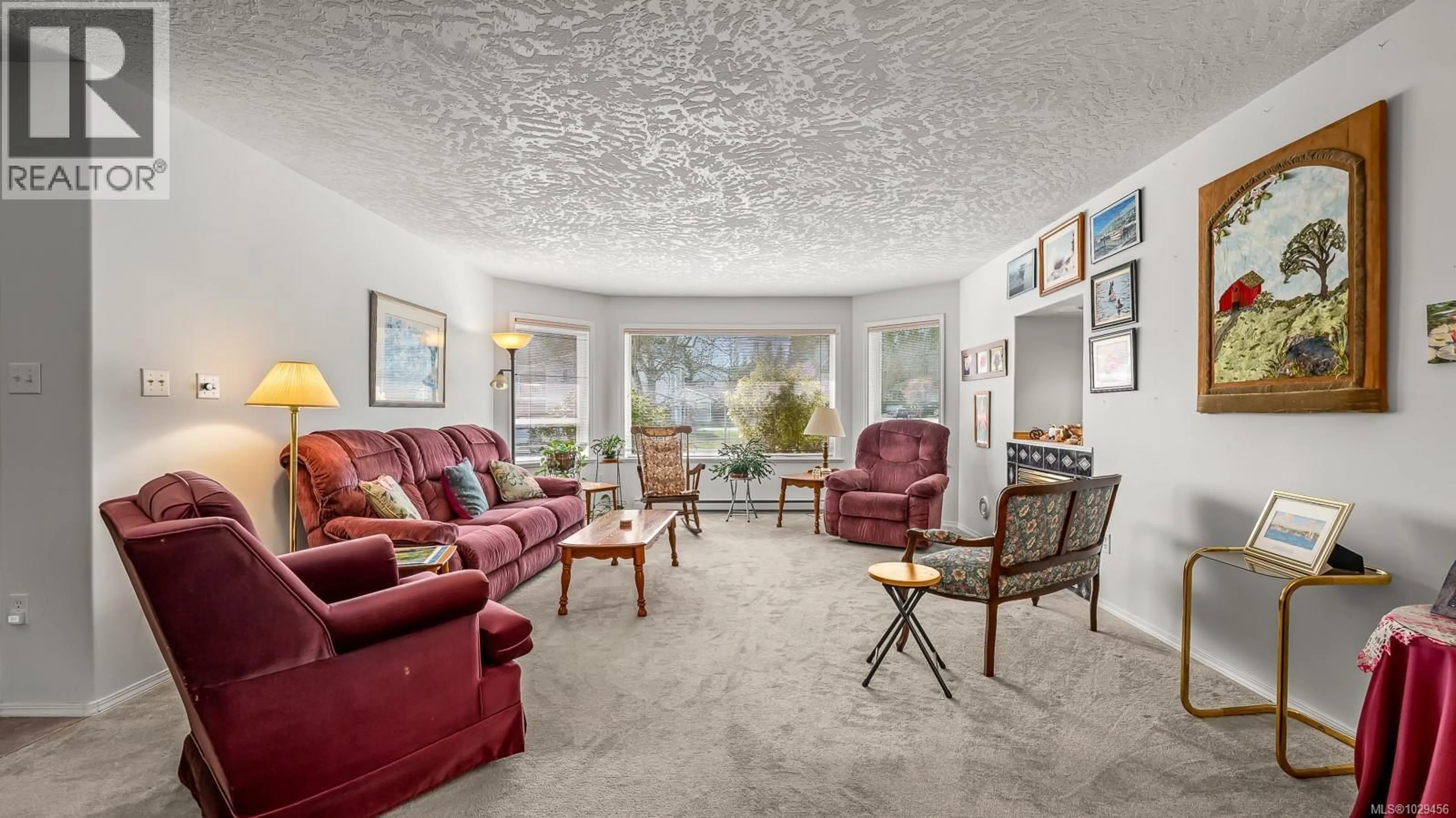 Living room with furniture, unknown for 66 KEENELAND AVENUE, Courtenay British Columbia V9N9C5