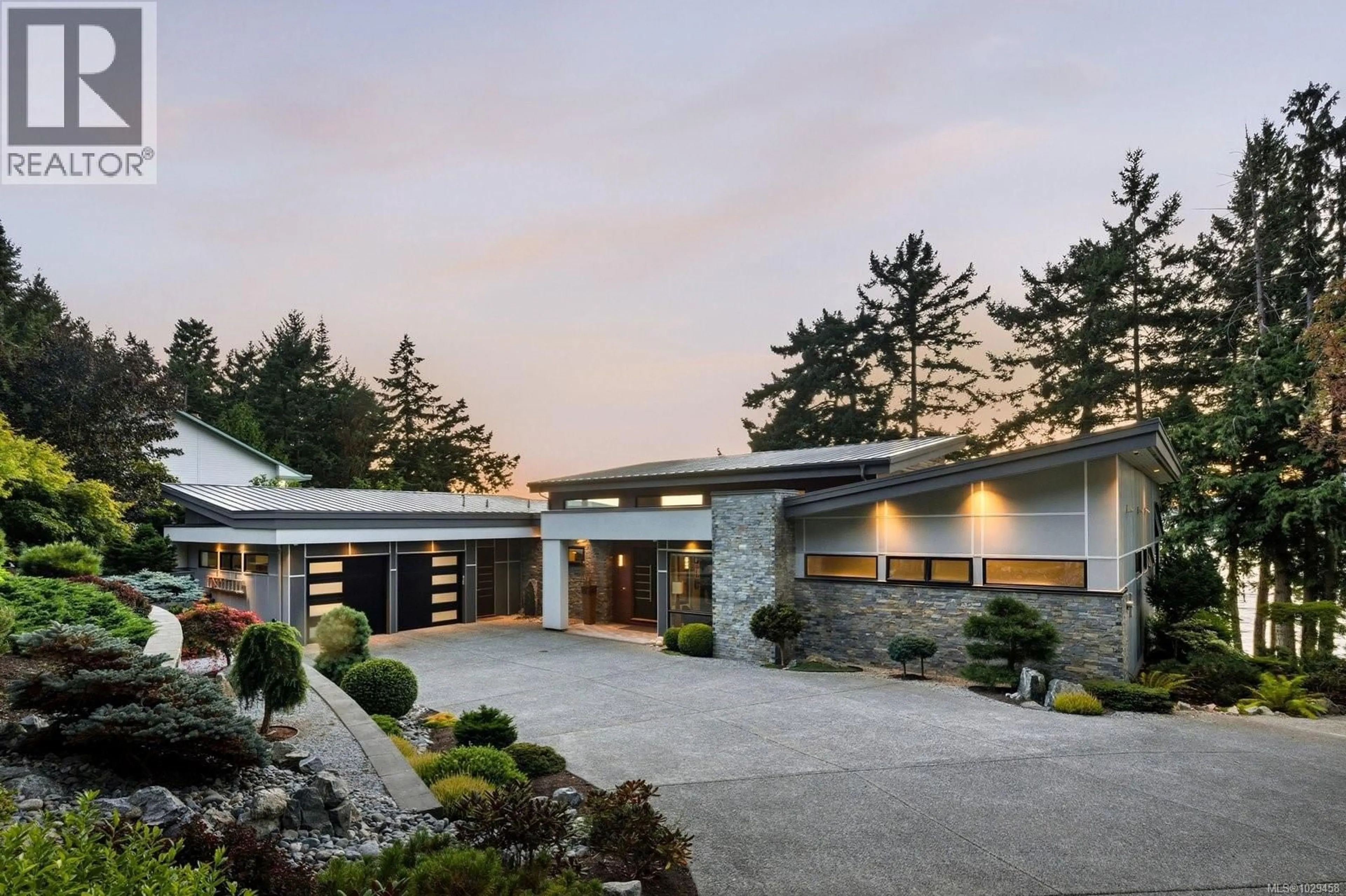 Unknown for 568 LANDS END ROAD, North Saanich British Columbia V8L5K9