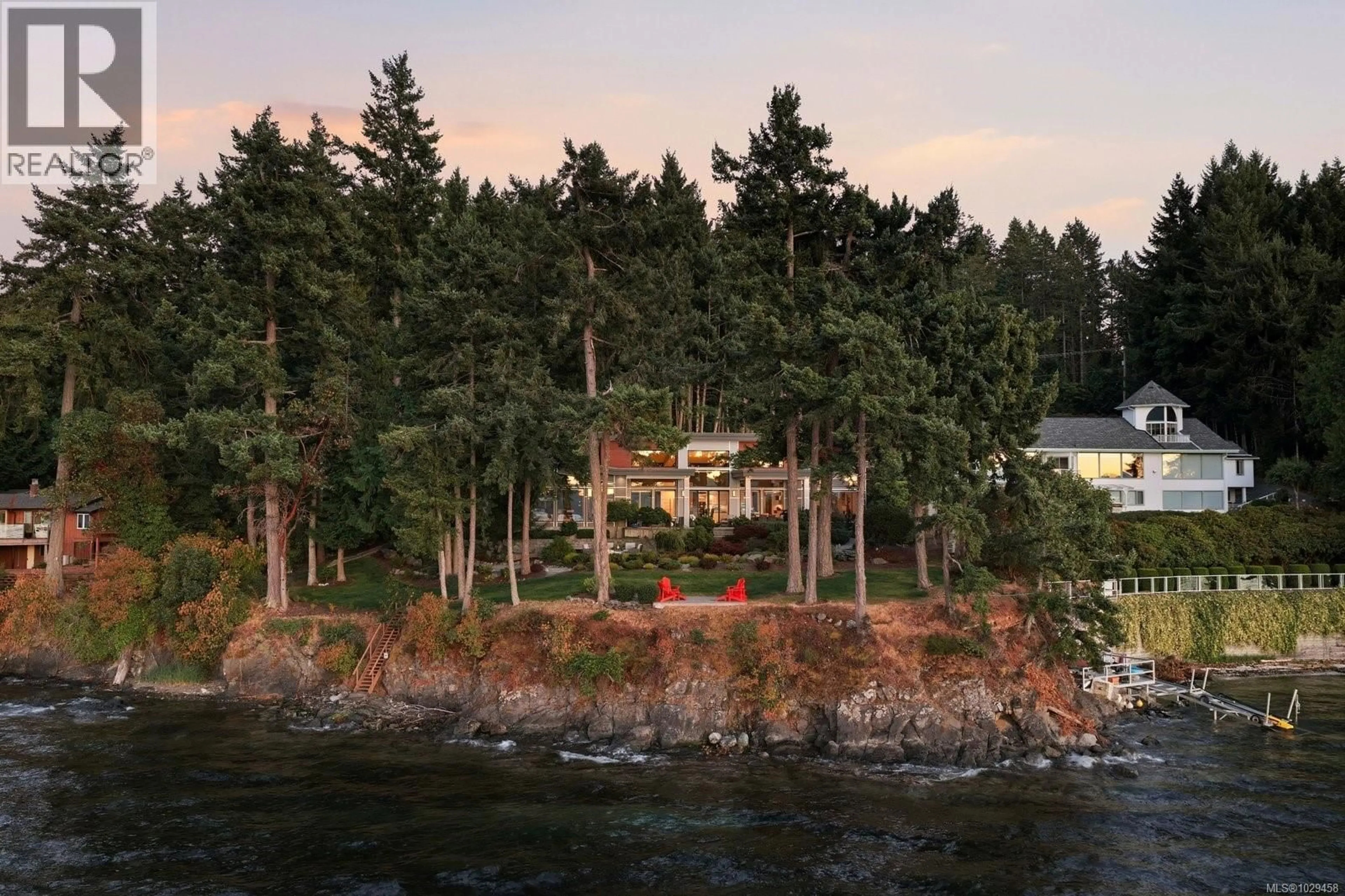 A pic from outside/outdoor area/front of a property/back of a property/a pic from drone, water/lake/river/ocean view for 568 LANDS END ROAD, North Saanich British Columbia V8L5K9
