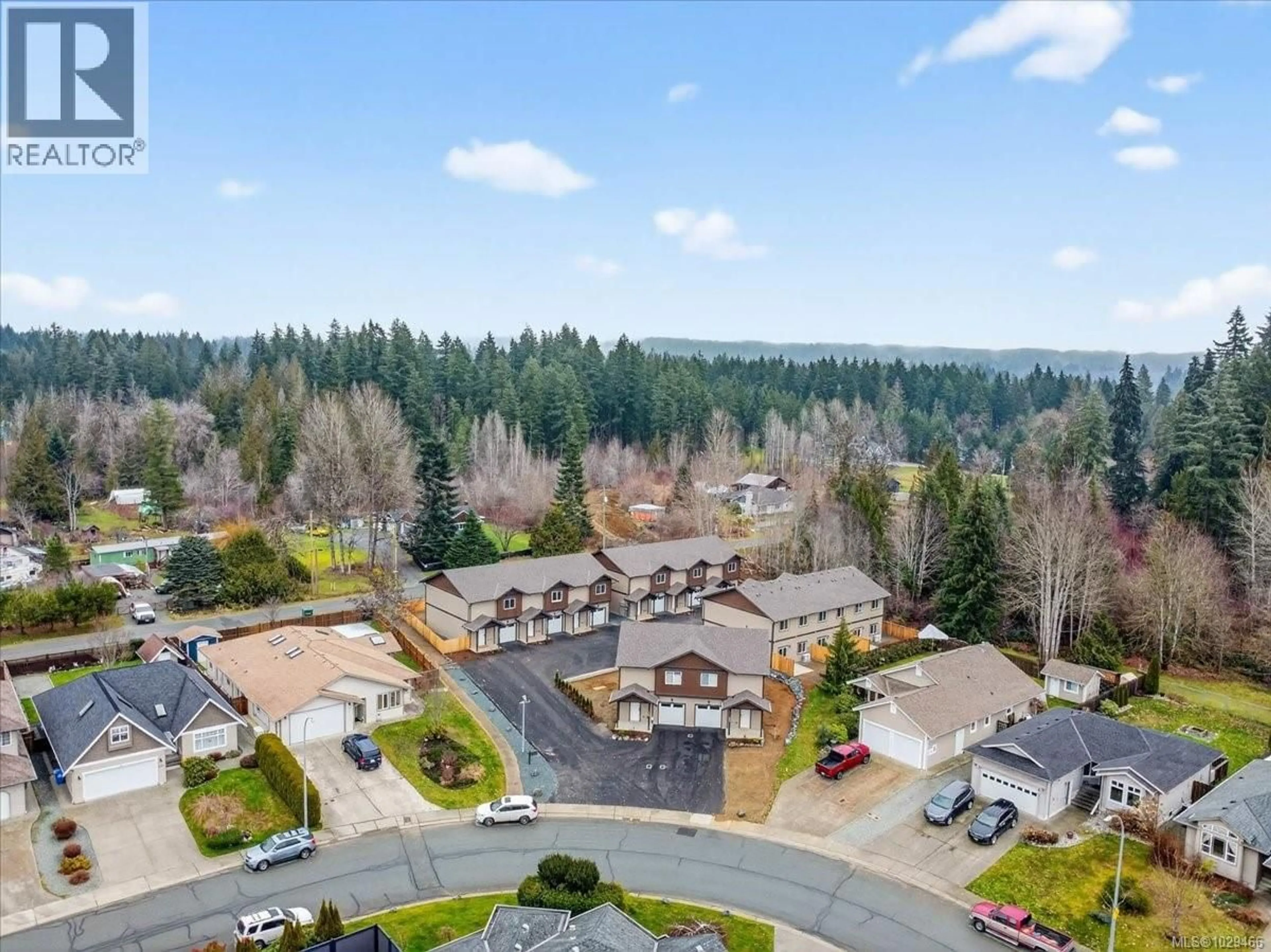 A pic from outside/outdoor area/front of a property/back of a property/a pic from drone, unknown for 110 - 5535 WOODLAND CRESCENT EAST, Port Alberni British Columbia V9Y8E6