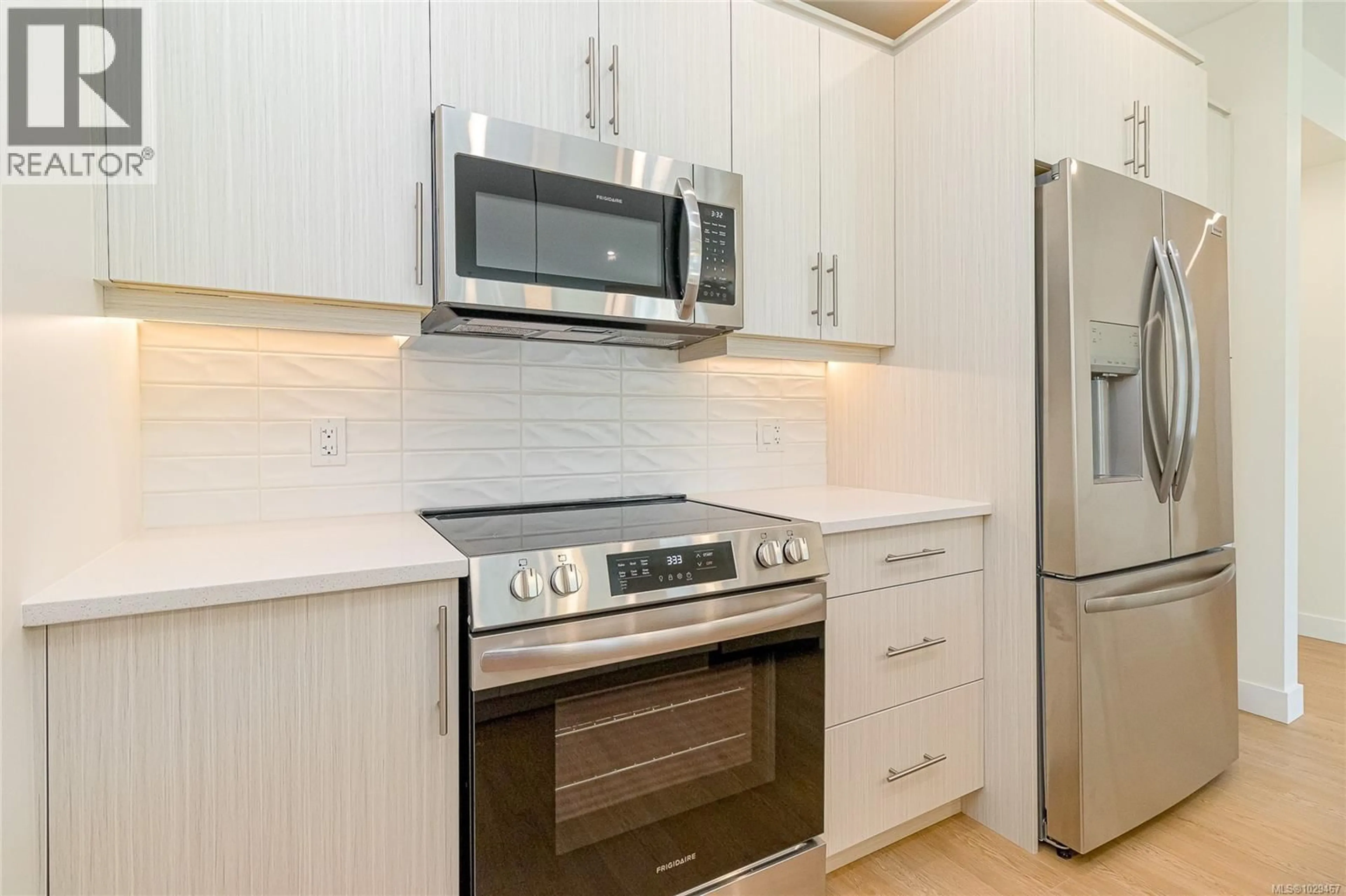Standard kitchen, unknown for 205 - 924 JENKINS AVENUE, Langford British Columbia V9B2N7