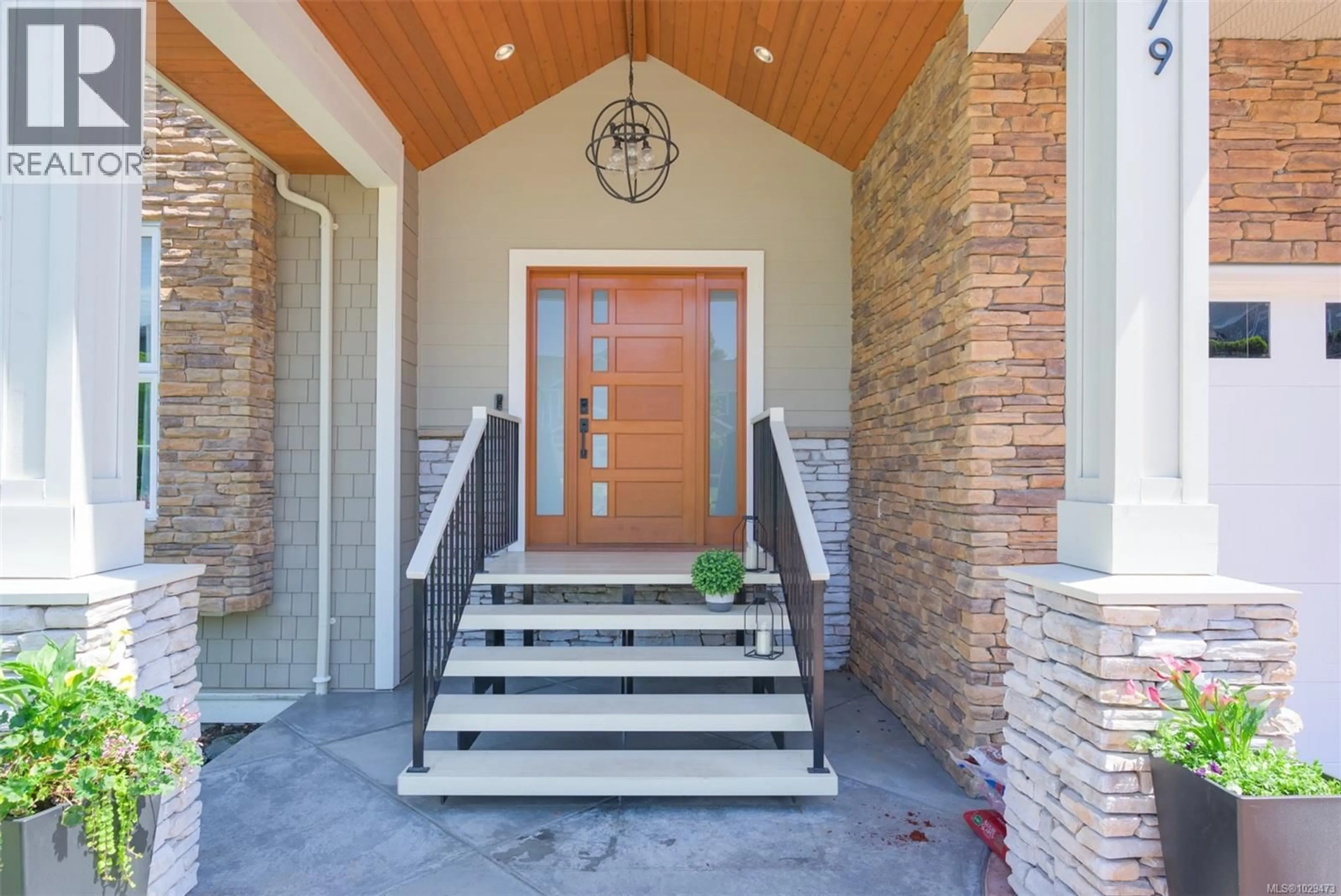 Indoor entryway for 2279 NICKLAUS DRIVE, Langford British Columbia V9B0L2