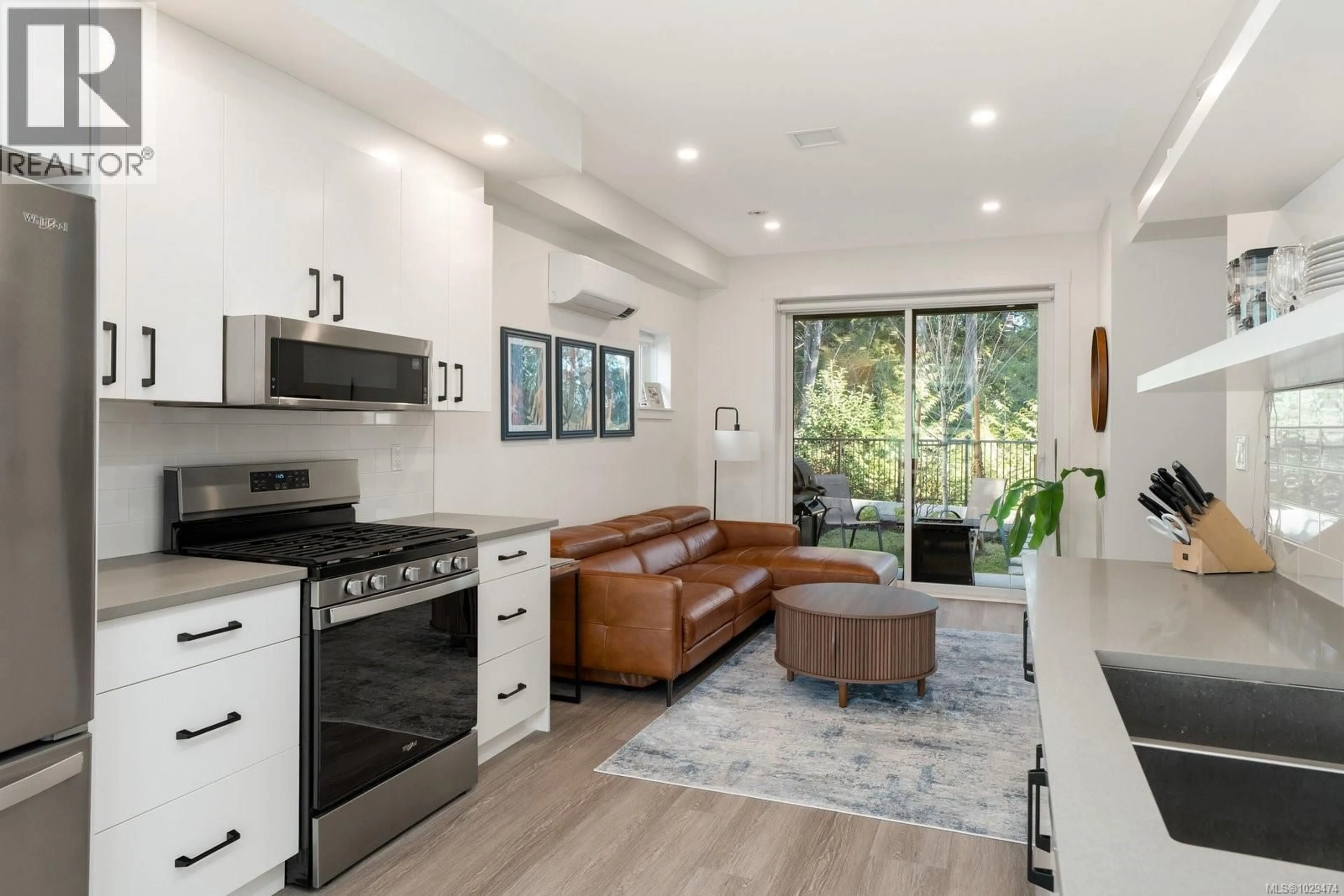 Open concept kitchen, ceramic/tile floor for 2827 CASTER PLACE, Langford British Columbia V9B7B8