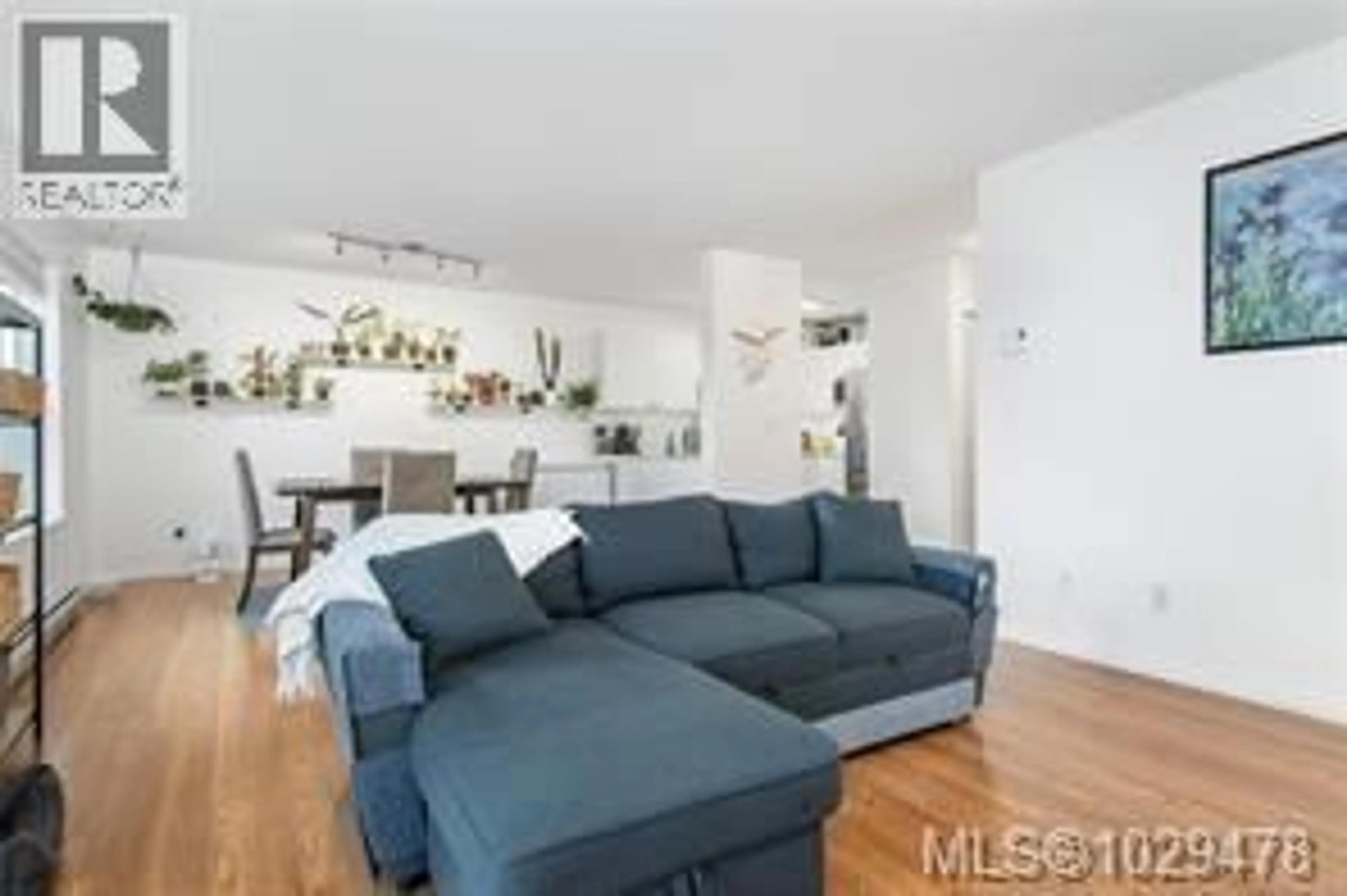 Living room with furniture, unknown for 202 - 2525 FITZGERALD AVENUE, Courtenay British Columbia V9N6J4