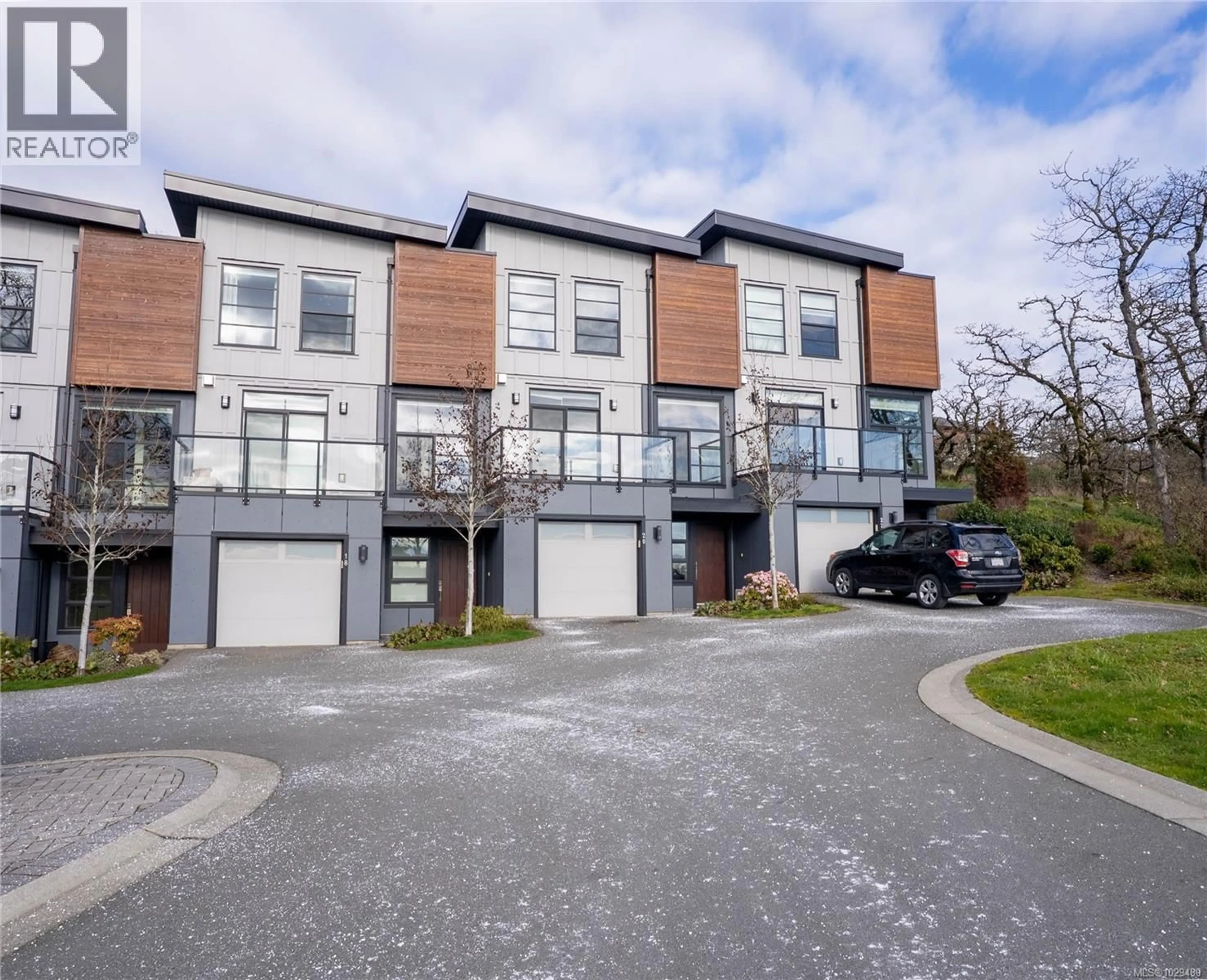 A pic from outside/outdoor area/front of a property/back of a property/a pic from drone, street for 20 AVANTI PLACE, View Royal British Columbia V8Z0E9