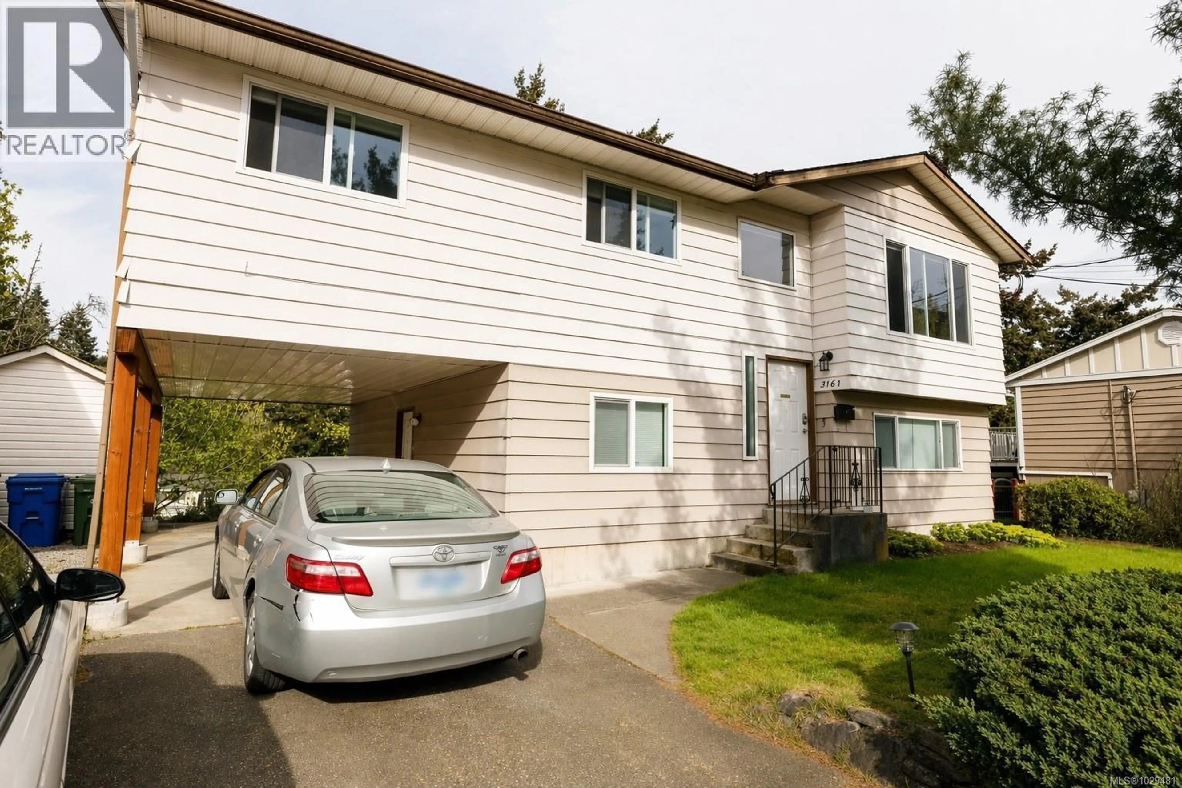 Home with vinyl exterior material, street for 3161 MARION WAY, Nanaimo British Columbia V9T3Z8