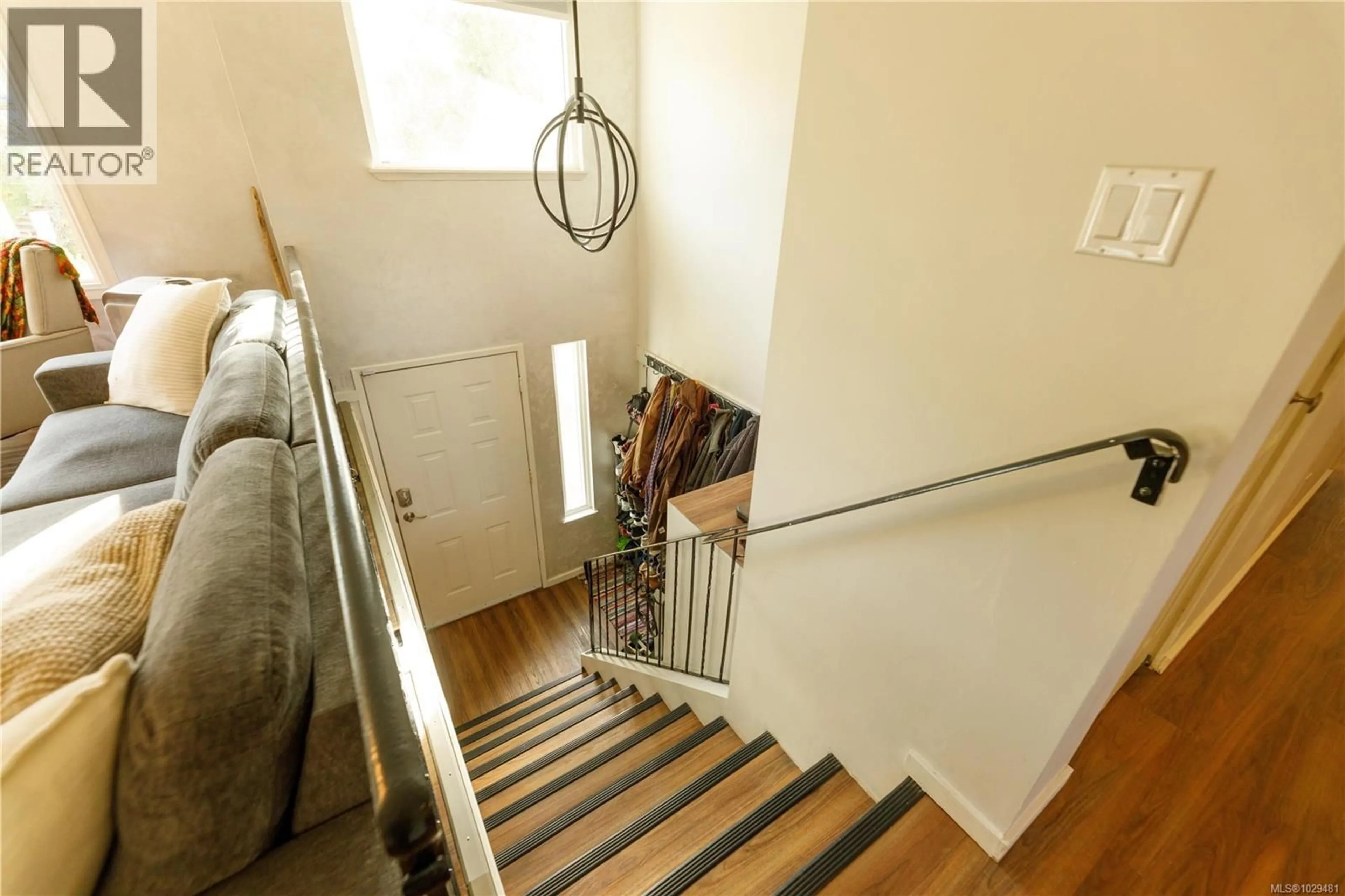 Stairs for 3161 MARION WAY, Nanaimo British Columbia V9T3Z8