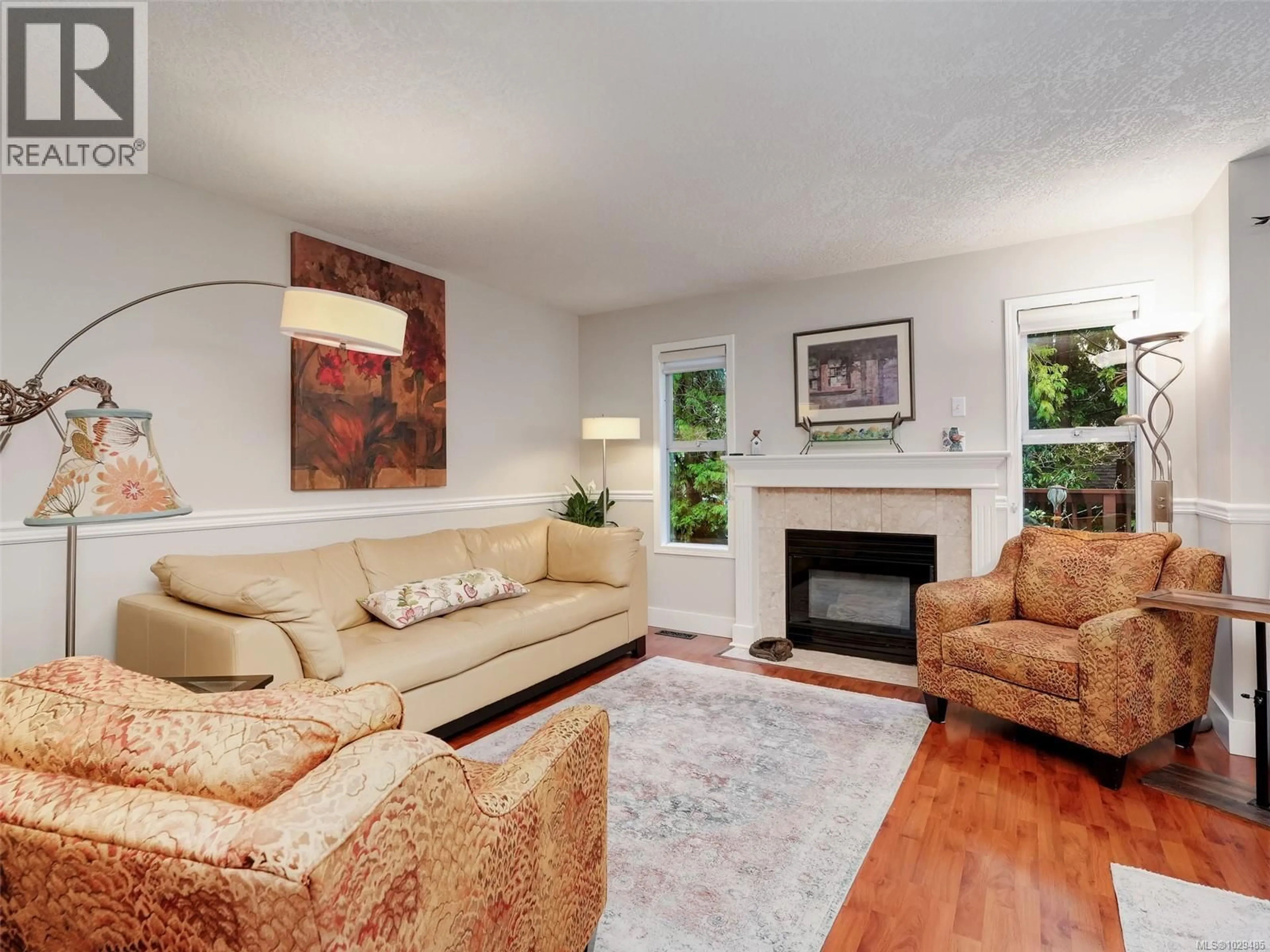 Living room with furniture, unknown for 19 - 4560 WEST SAANICH ROAD, Saanich British Columbia V8Z3G4