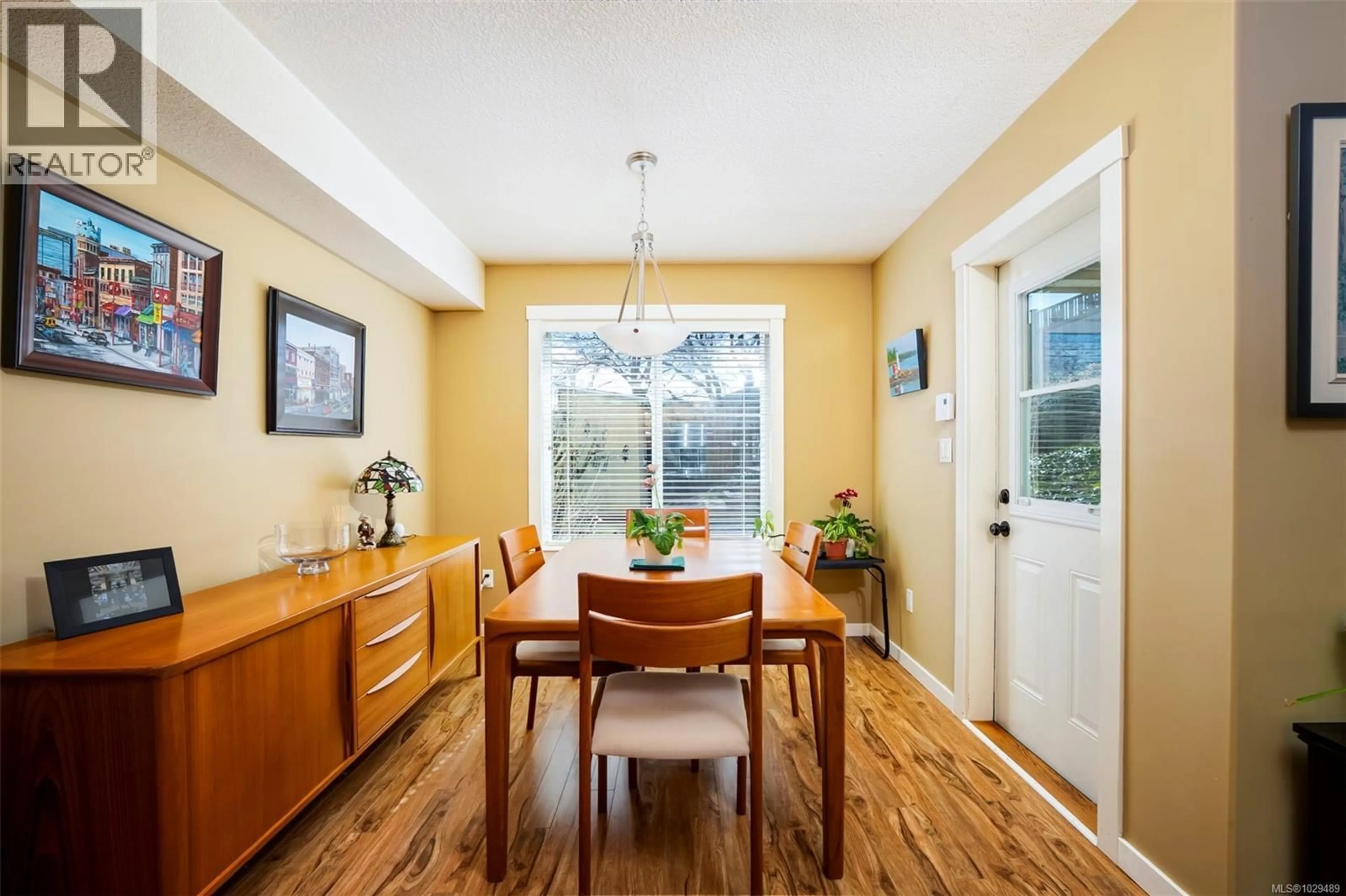 Dining room, wood/laminate floor for 1847 WHITE BLOSSOM WAY, Nanaimo British Columbia V9X1X7