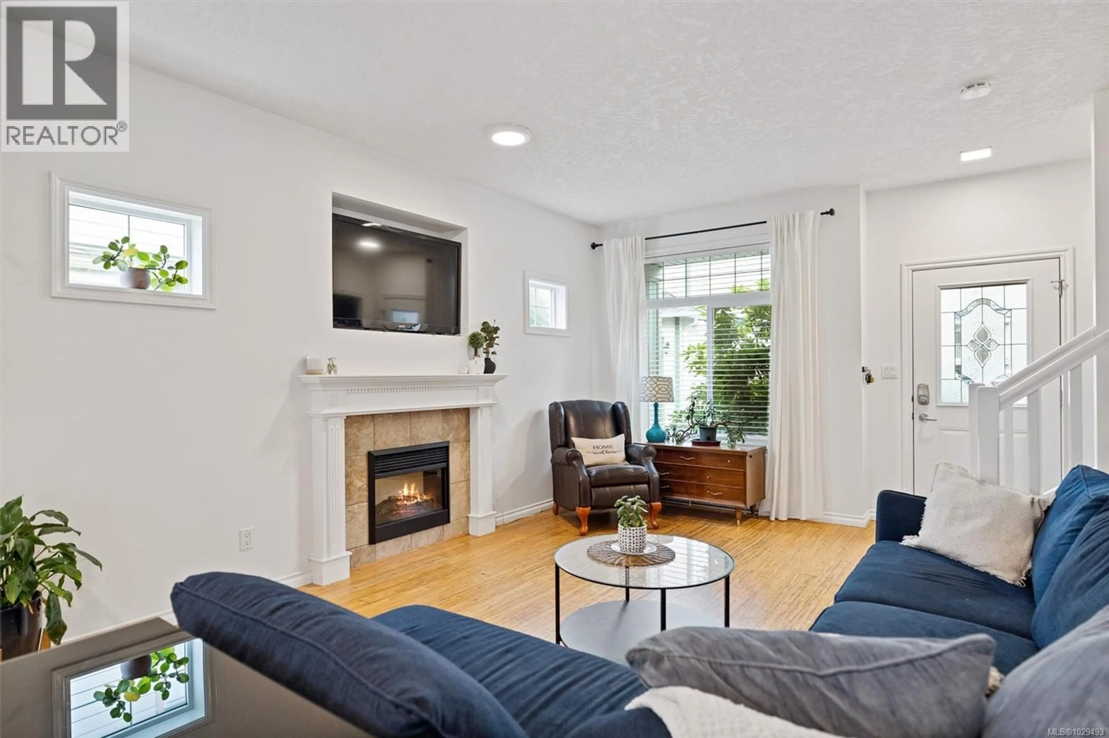 Living room with furniture, unknown for 106 - 2600 PEATT ROAD, Langford British Columbia V9B6X9