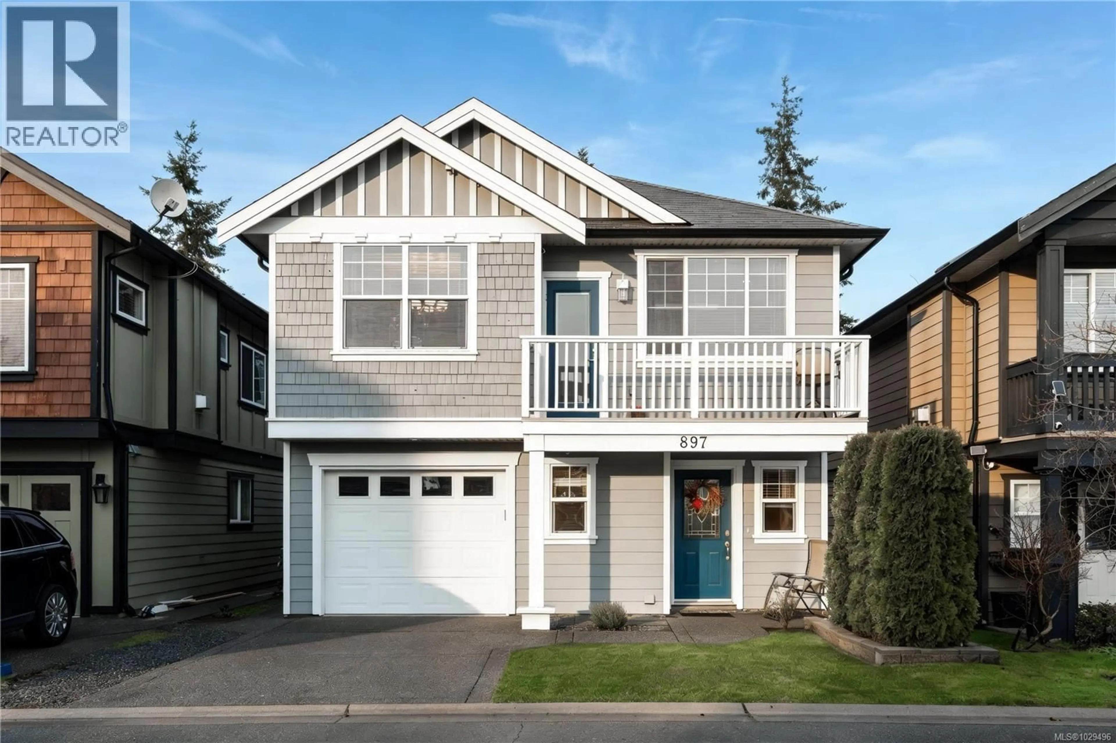 Home with vinyl exterior material, street for 897 CAVALCADE TERRACE, Langford British Columbia V9B6W6