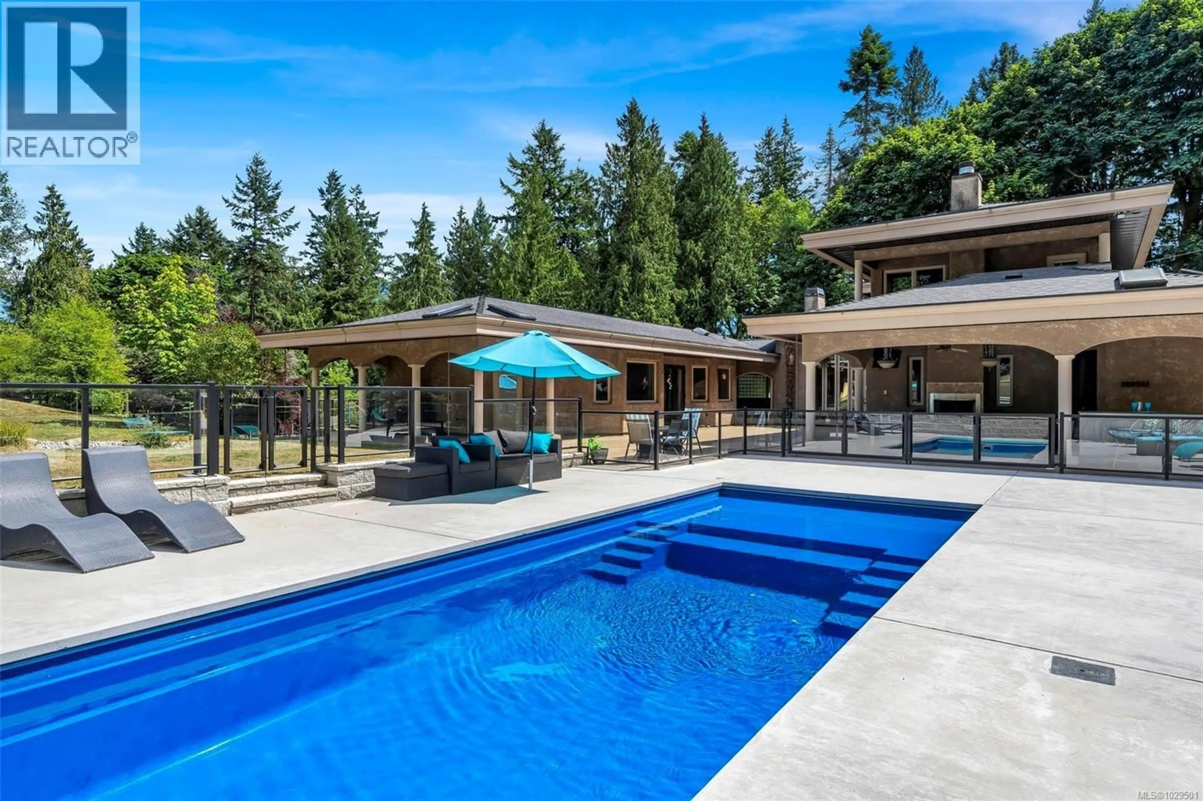 Pool for 350 SPARTON ROAD, Saanich British Columbia V9E2H5