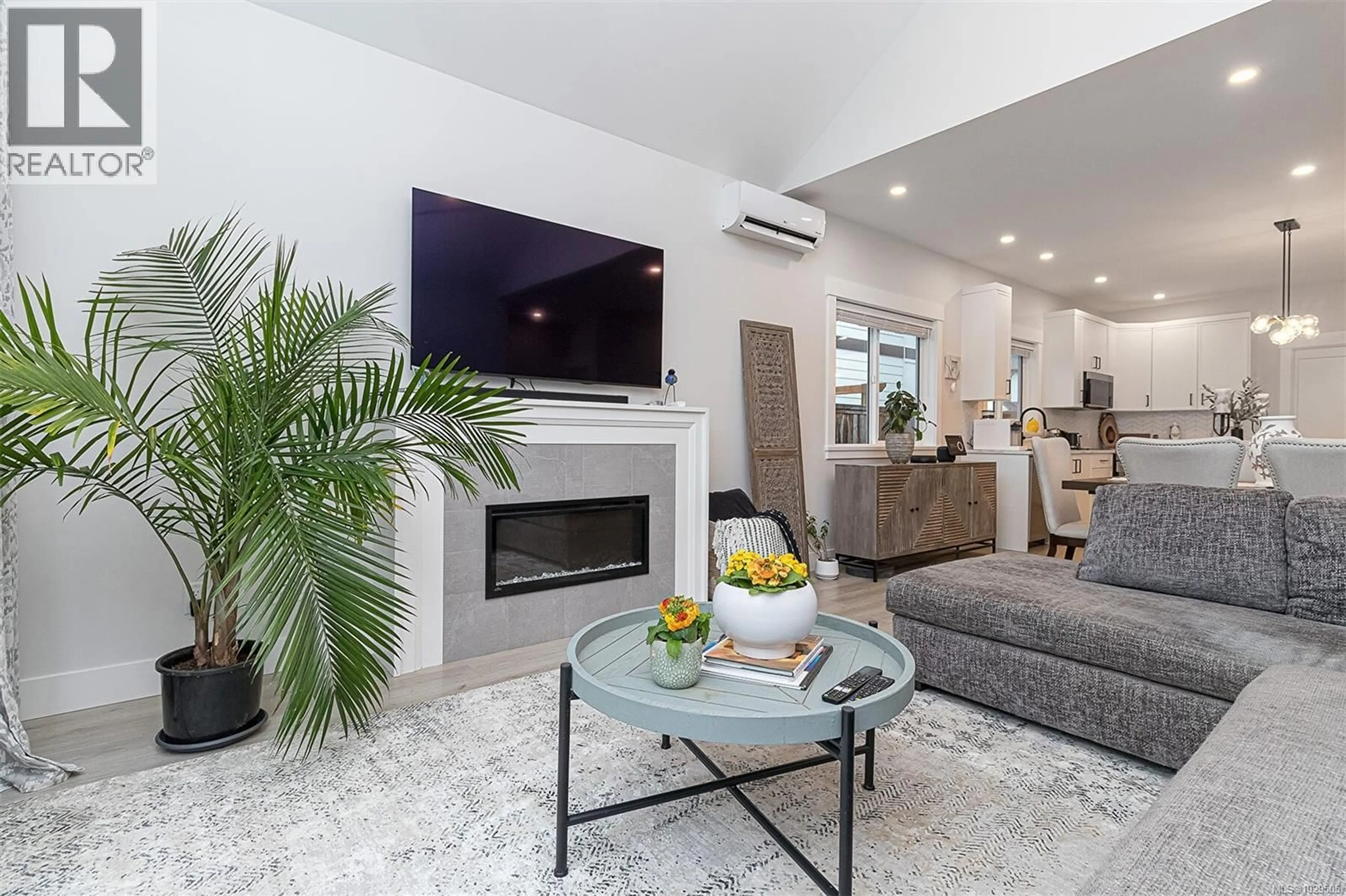 Living room with furniture, unknown for 6537 NOBLEWOOD PLACE, Sooke British Columbia V9Z0W3