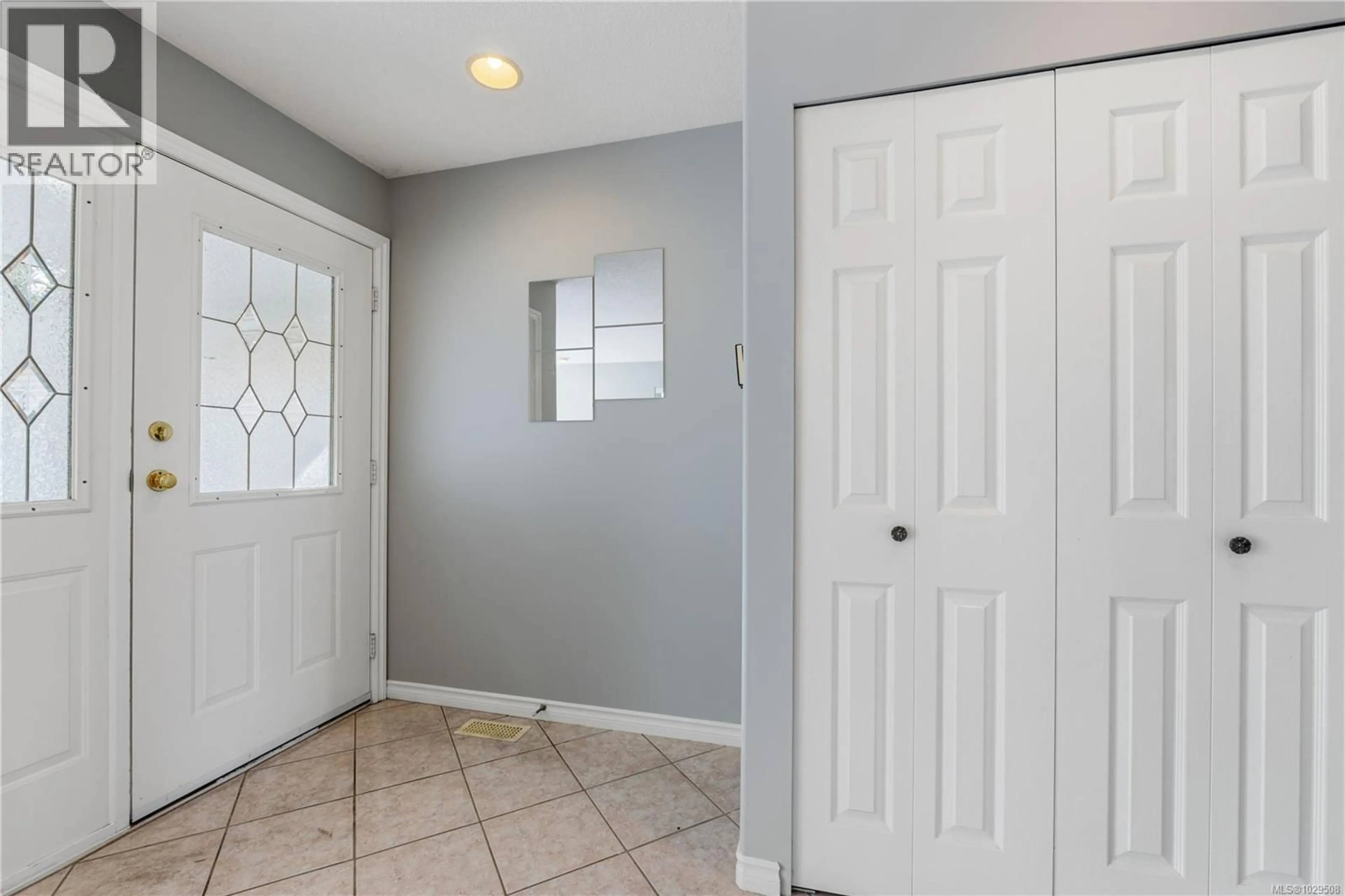 Indoor entryway for 282 CARNDUFF PLACE, Nanaimo British Columbia V9R6Y5