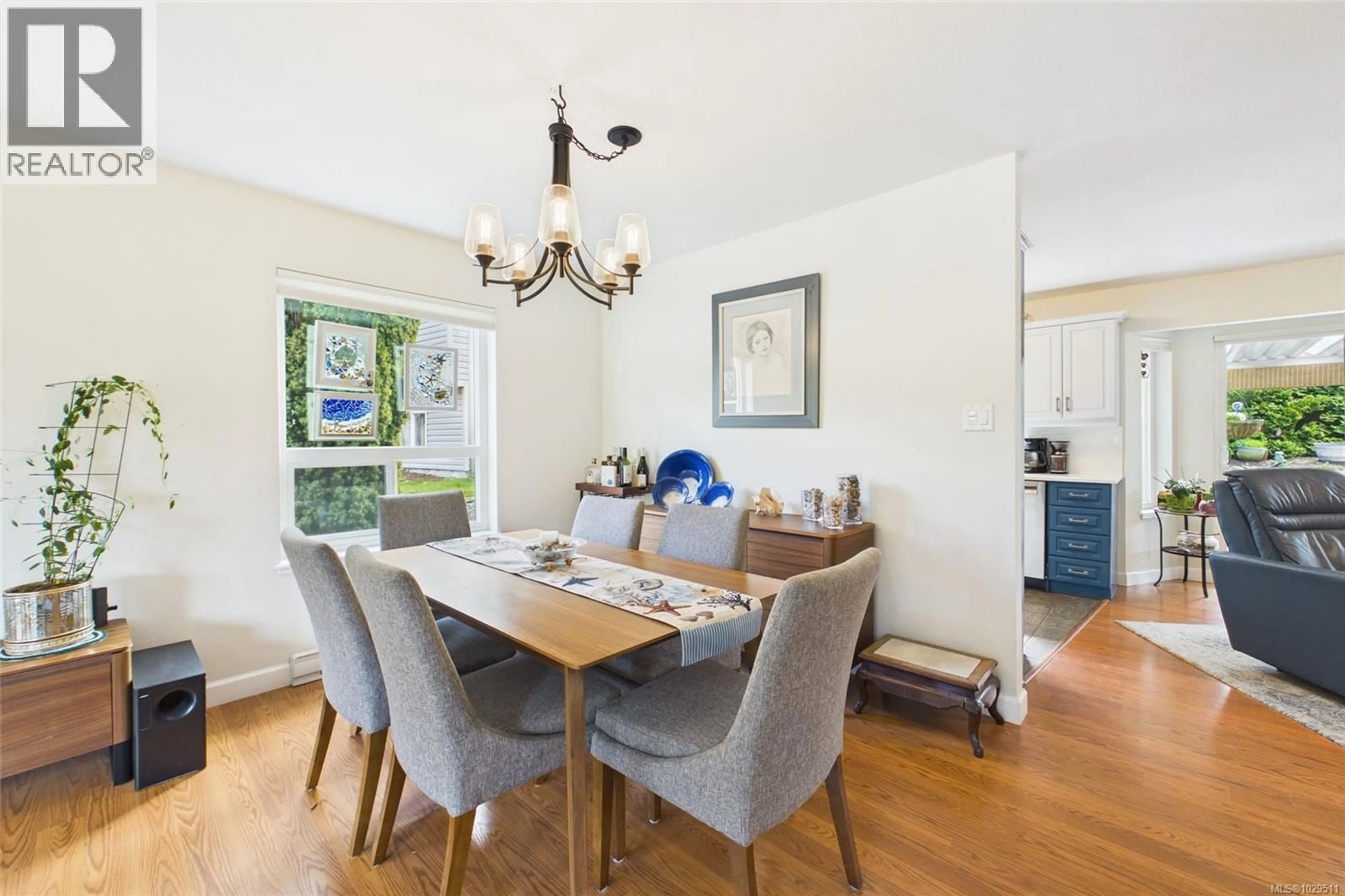 Dining room, wood/laminate floor for 616 TYEE CRESCENT, Qualicum Beach British Columbia V9K1B1