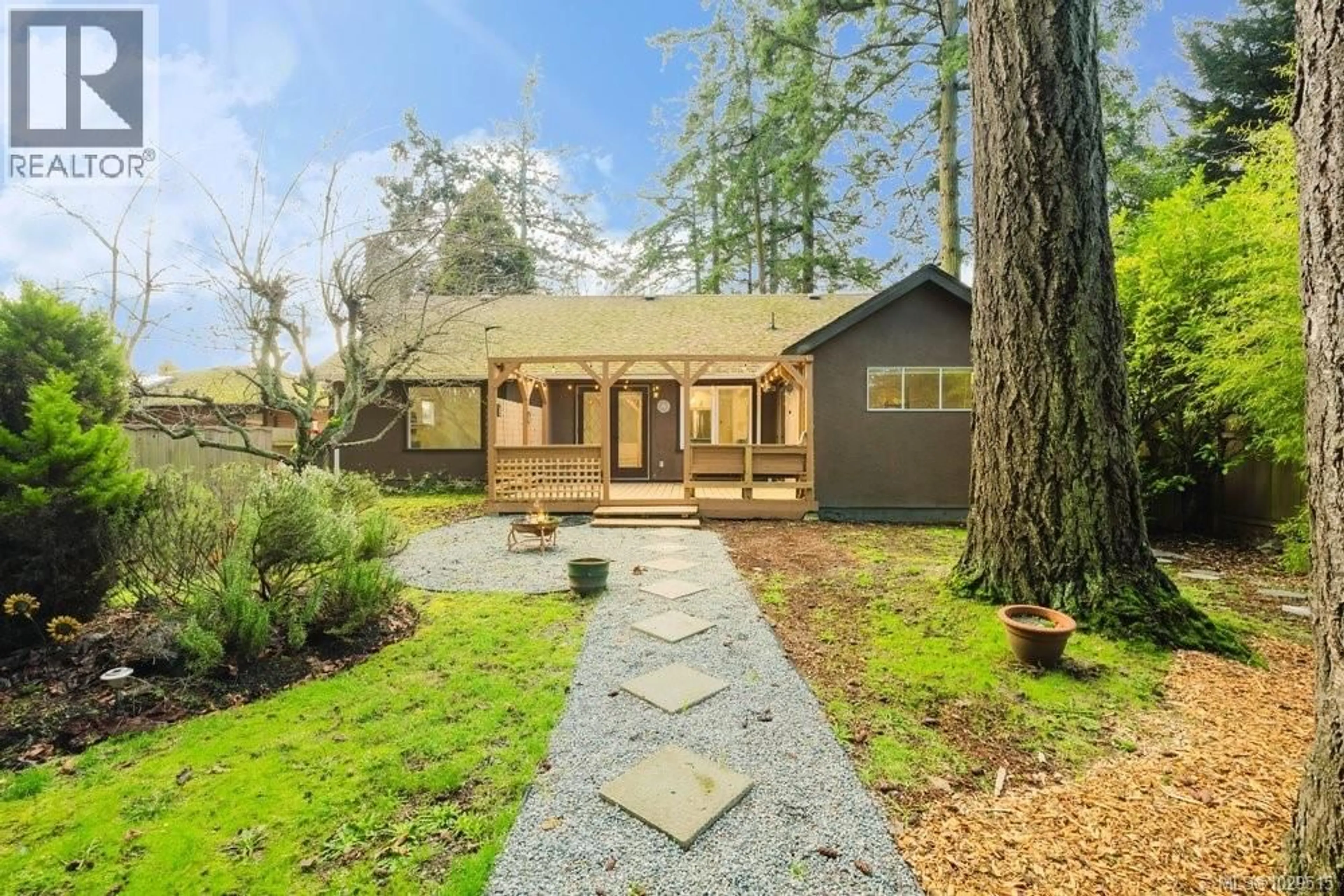 Unknown for 4815 CORDOVA BAY ROAD, Saanich British Columbia V8Y2J8